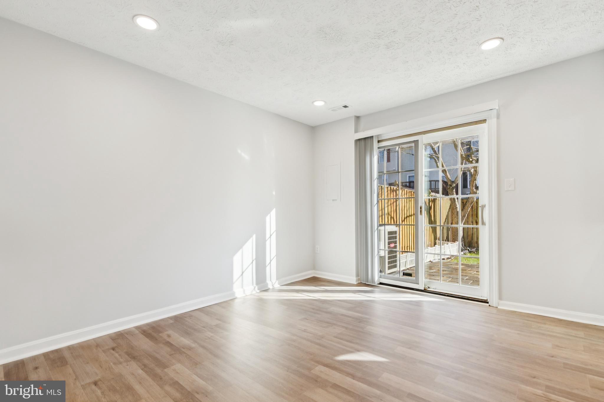 WASHINGTON SQUARE - Residential