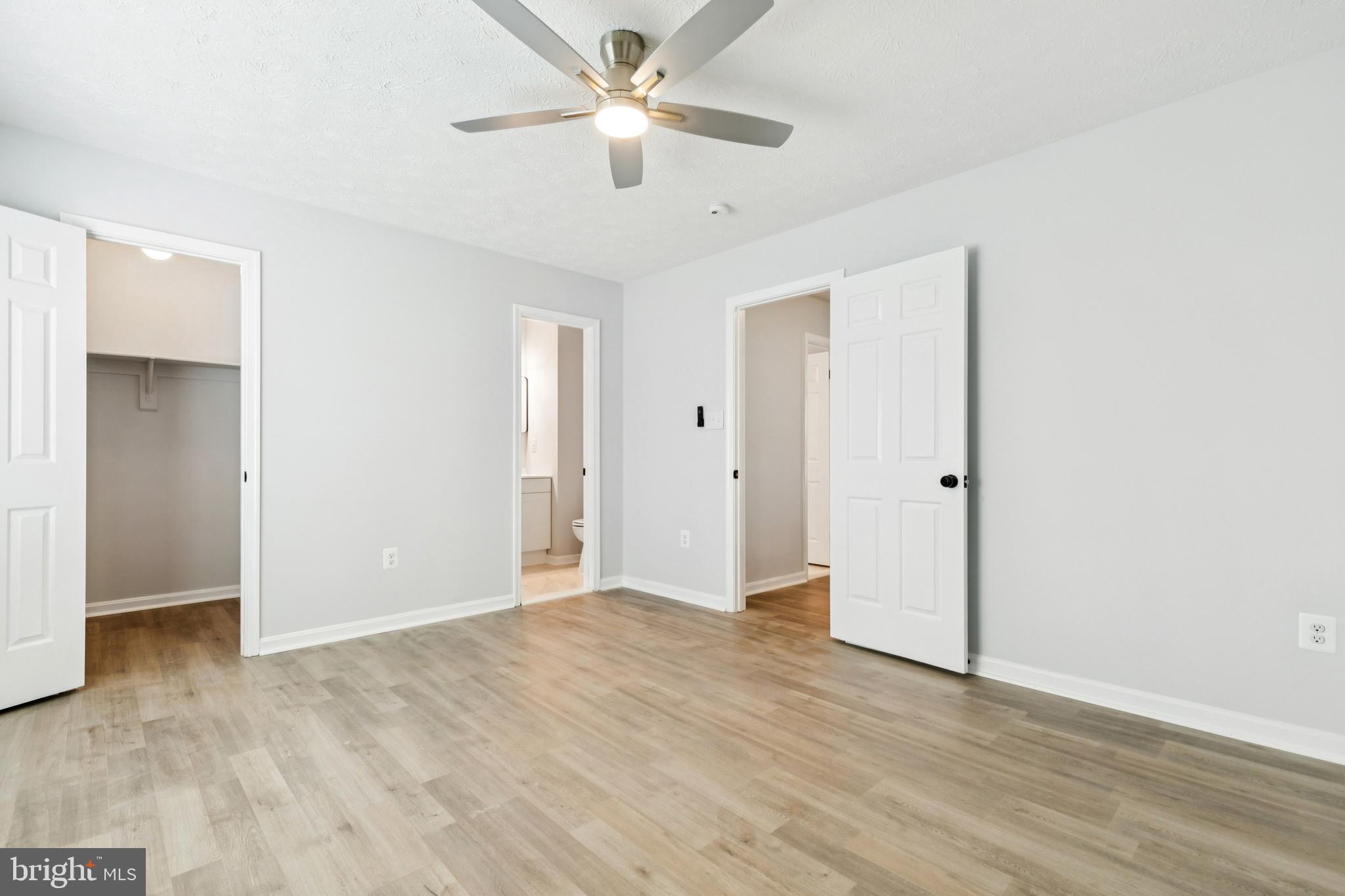 WASHINGTON SQUARE - Residential