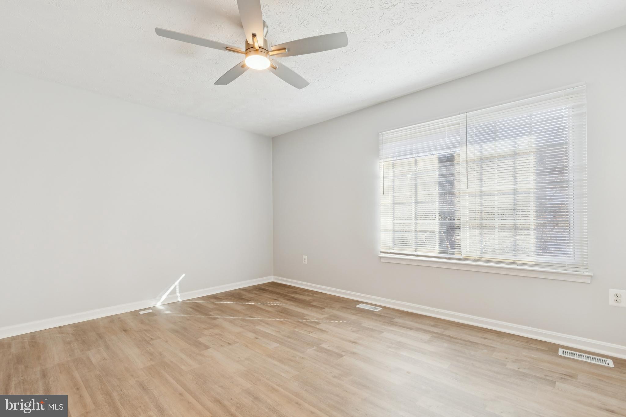 WASHINGTON SQUARE - Residential