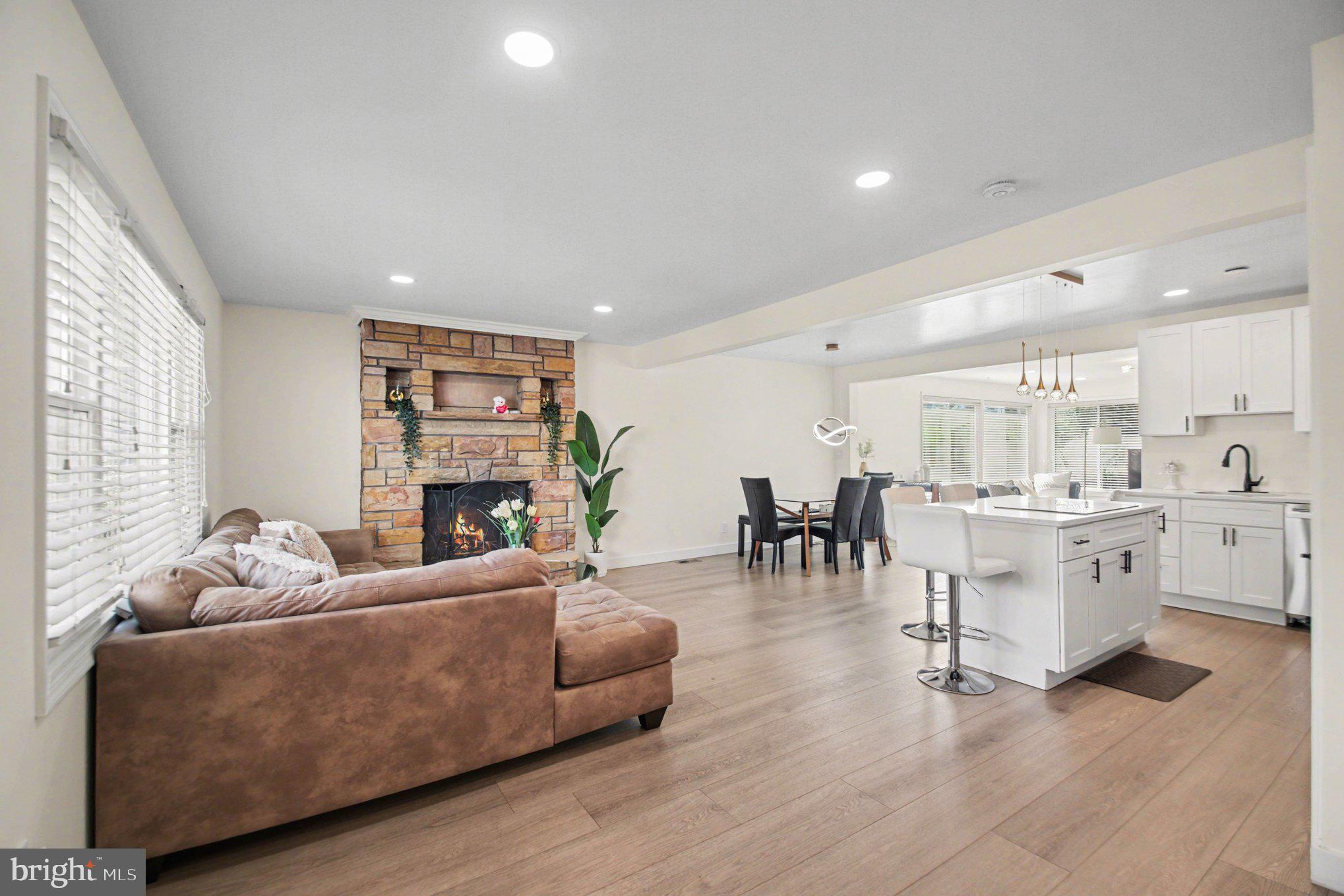 SUNNYSIDE - Residential