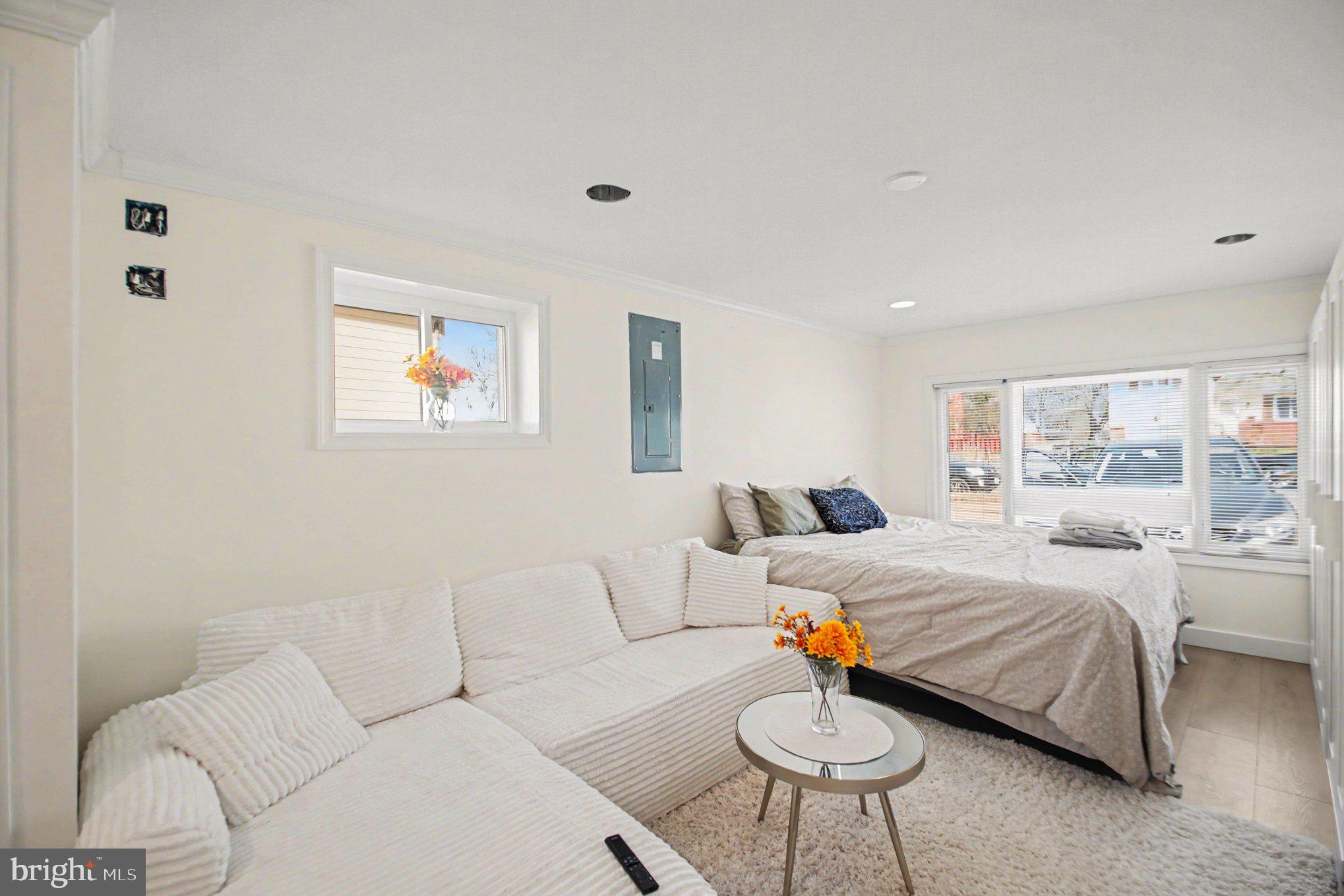 SUNNYSIDE - Residential