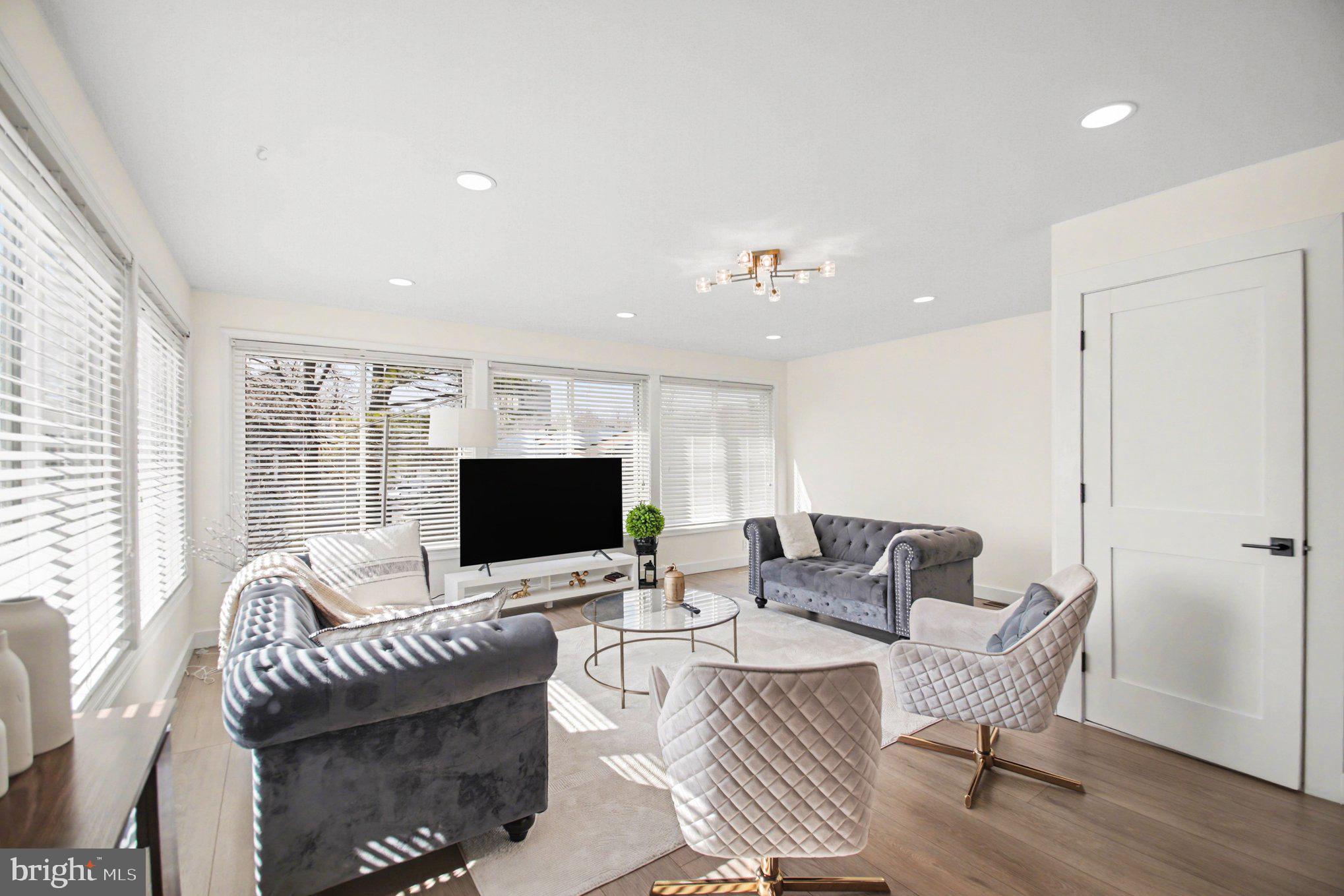 SUNNYSIDE - Residential