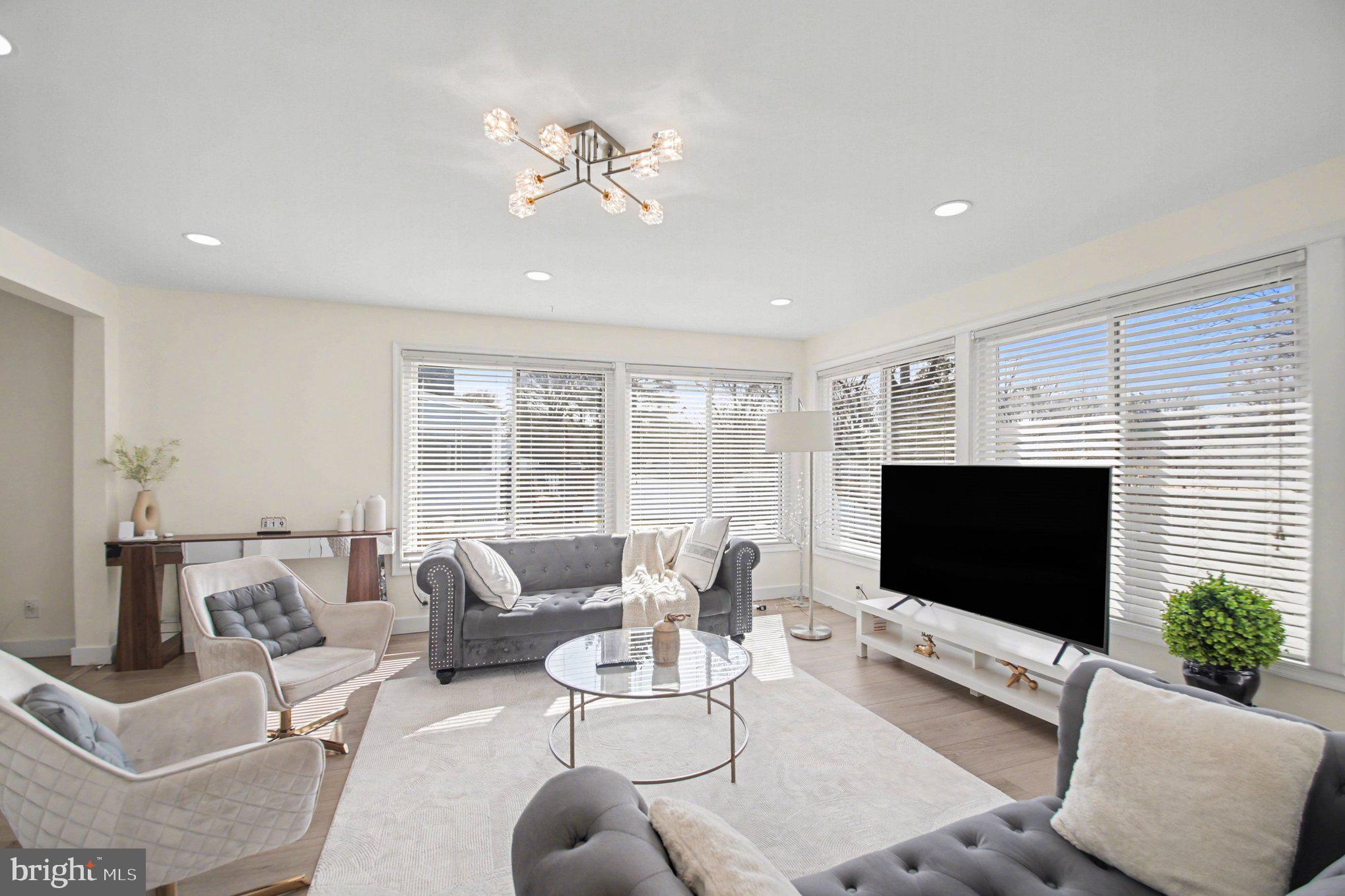 SUNNYSIDE - Residential