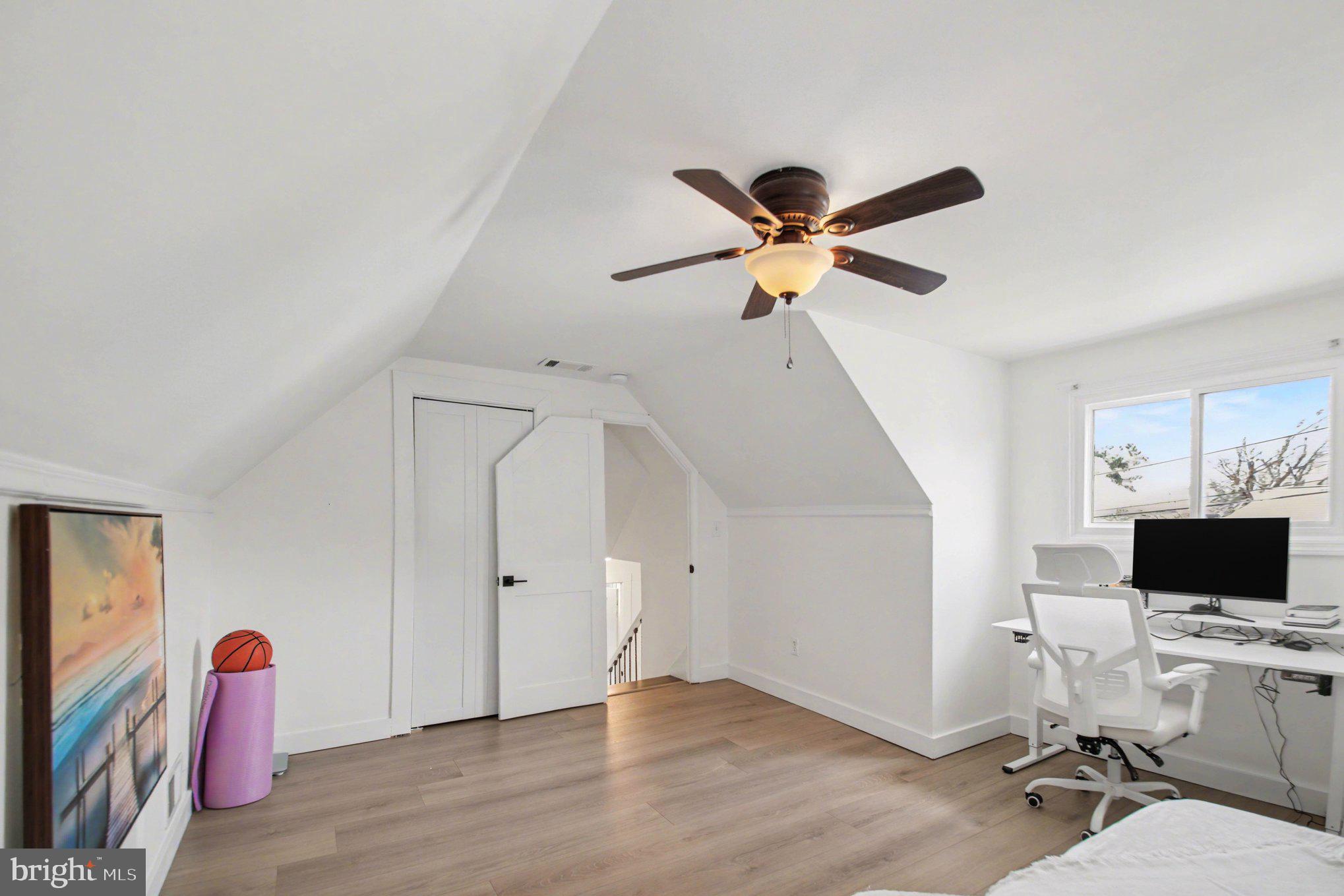 SUNNYSIDE - Residential