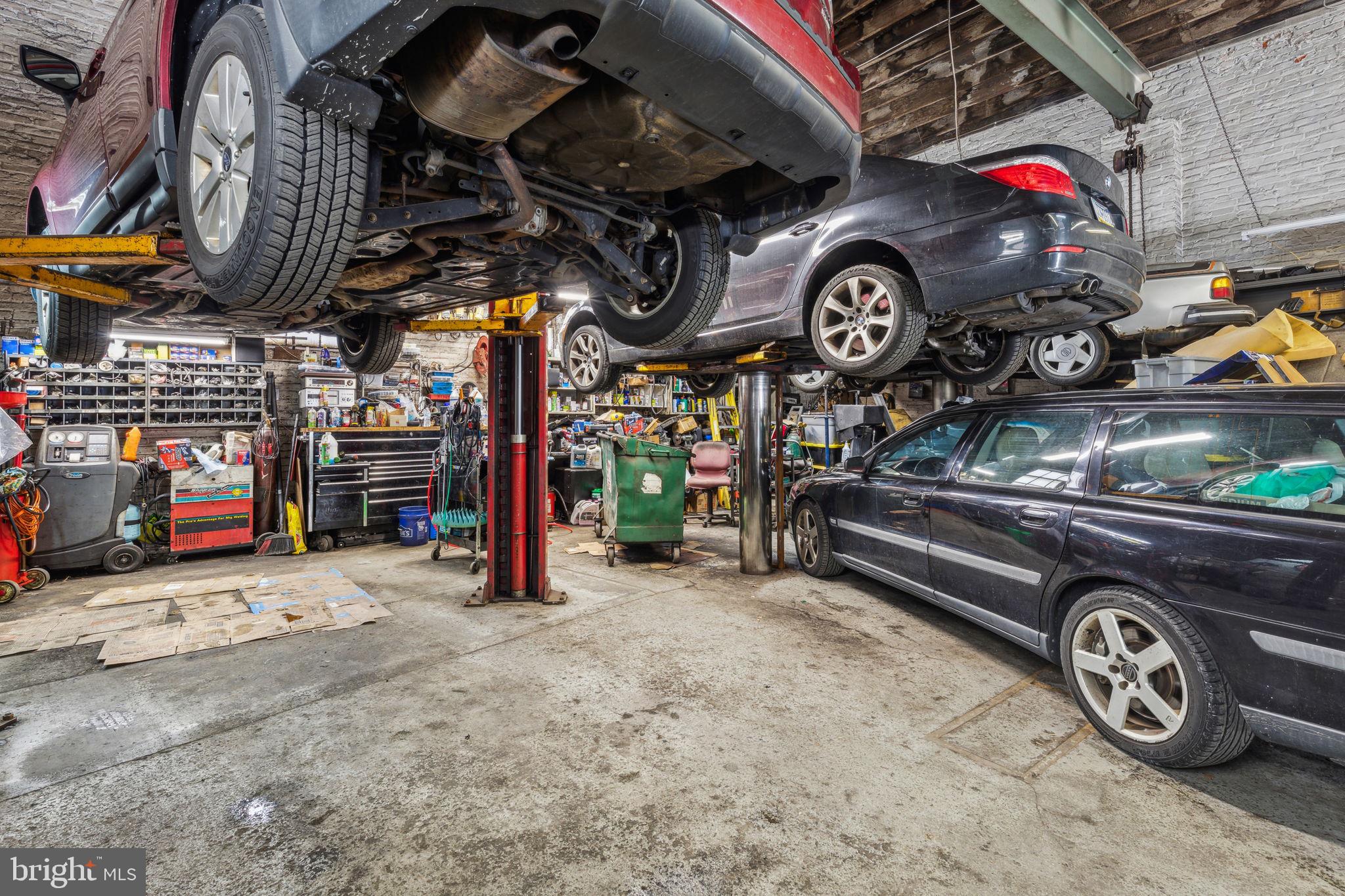 FISHTOWN - Commercial Sale