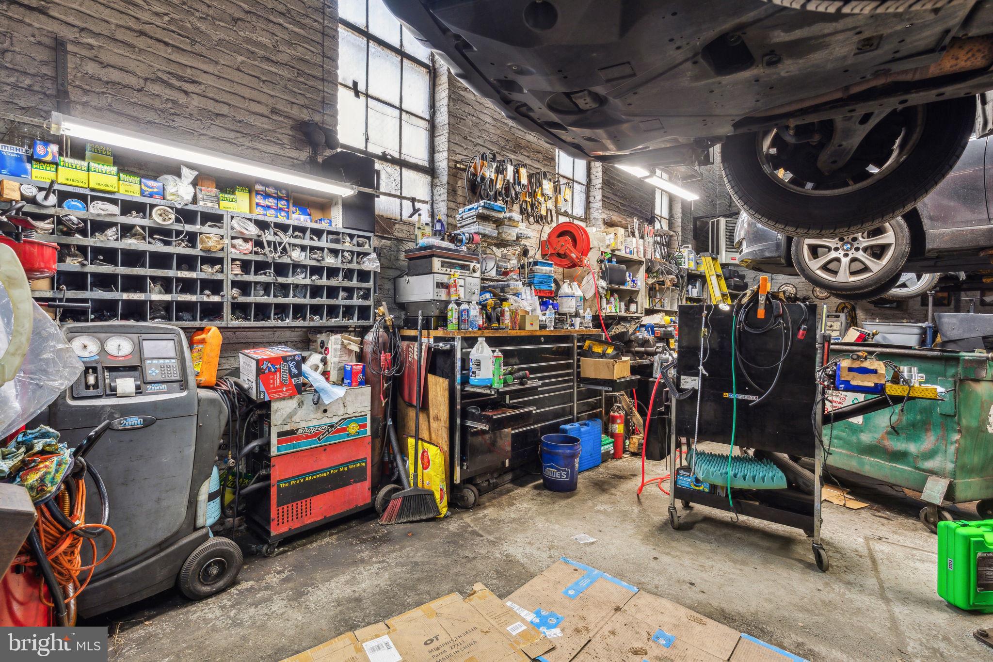 FISHTOWN - Commercial Sale