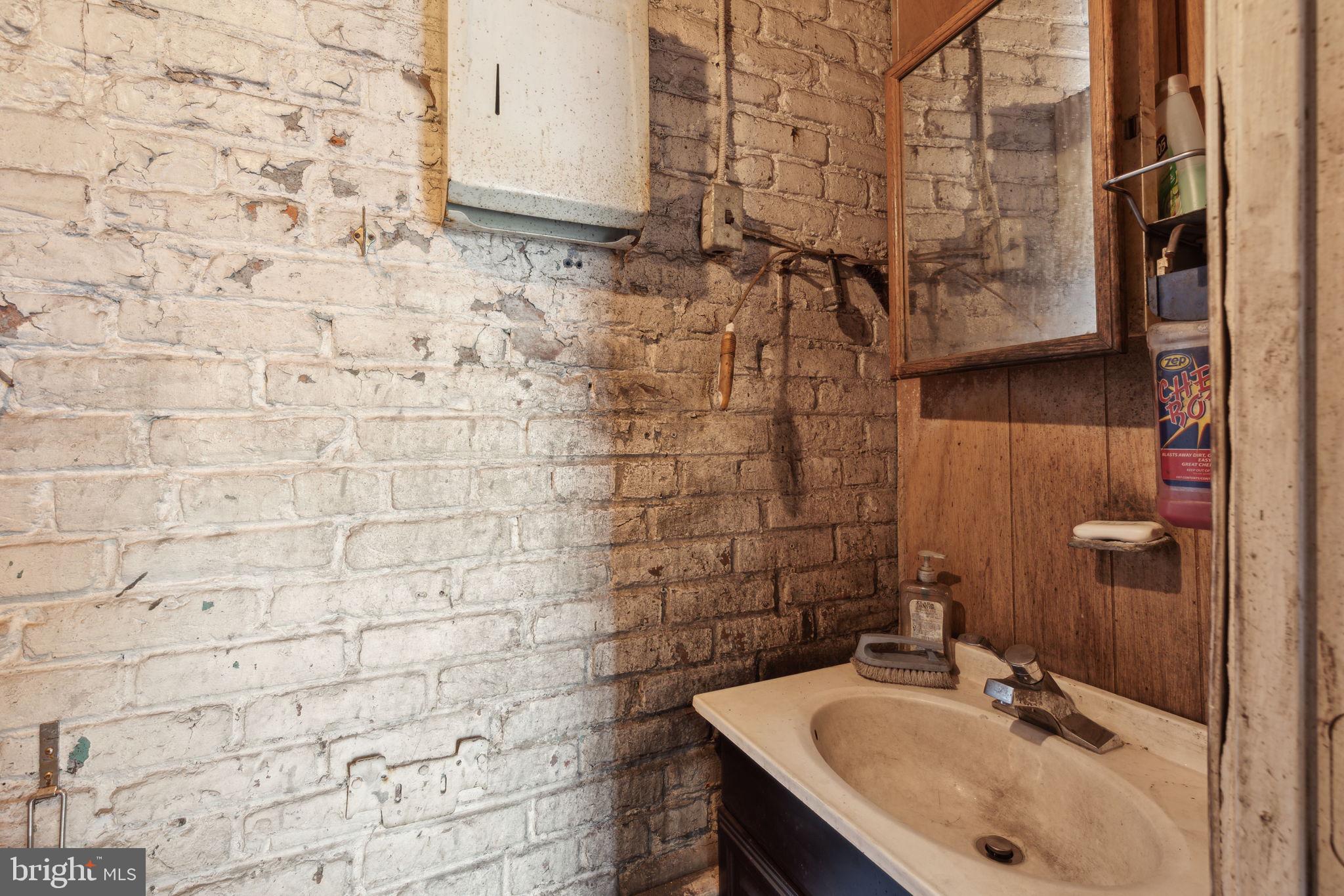 FISHTOWN - Commercial Sale