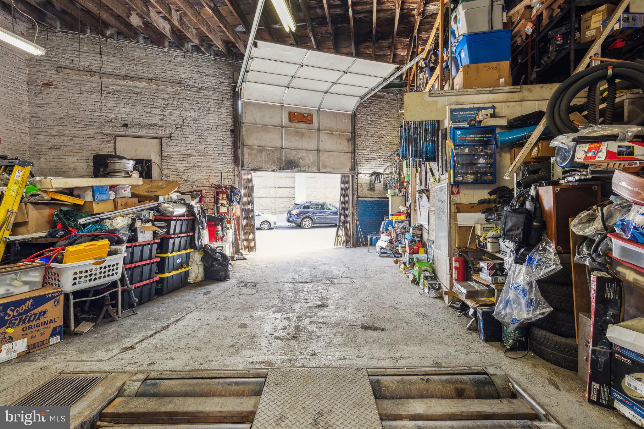 FISHTOWN - Commercial Sale