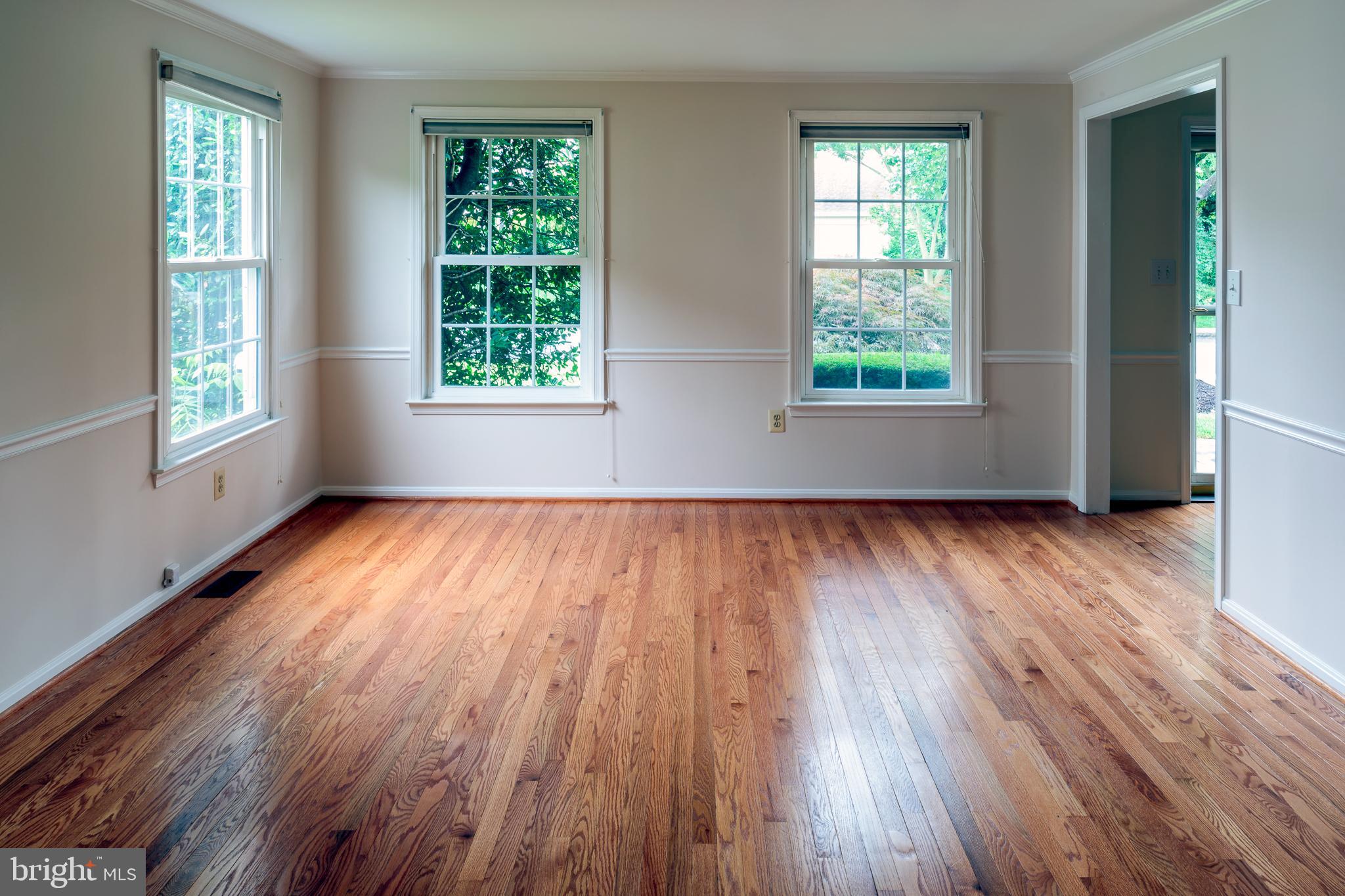 DERWOOD STATION - Residential Lease