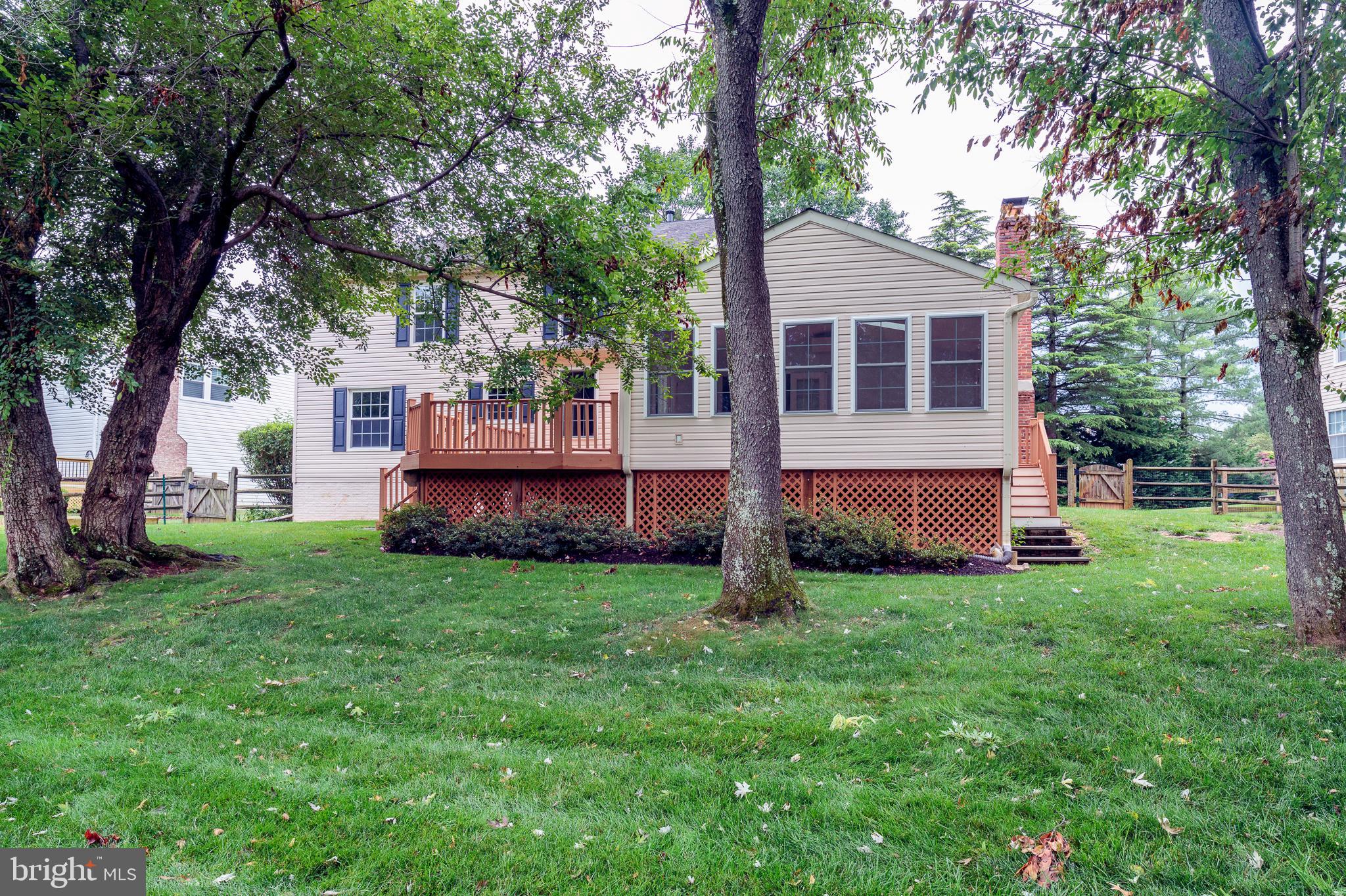 DERWOOD STATION - Residential Lease