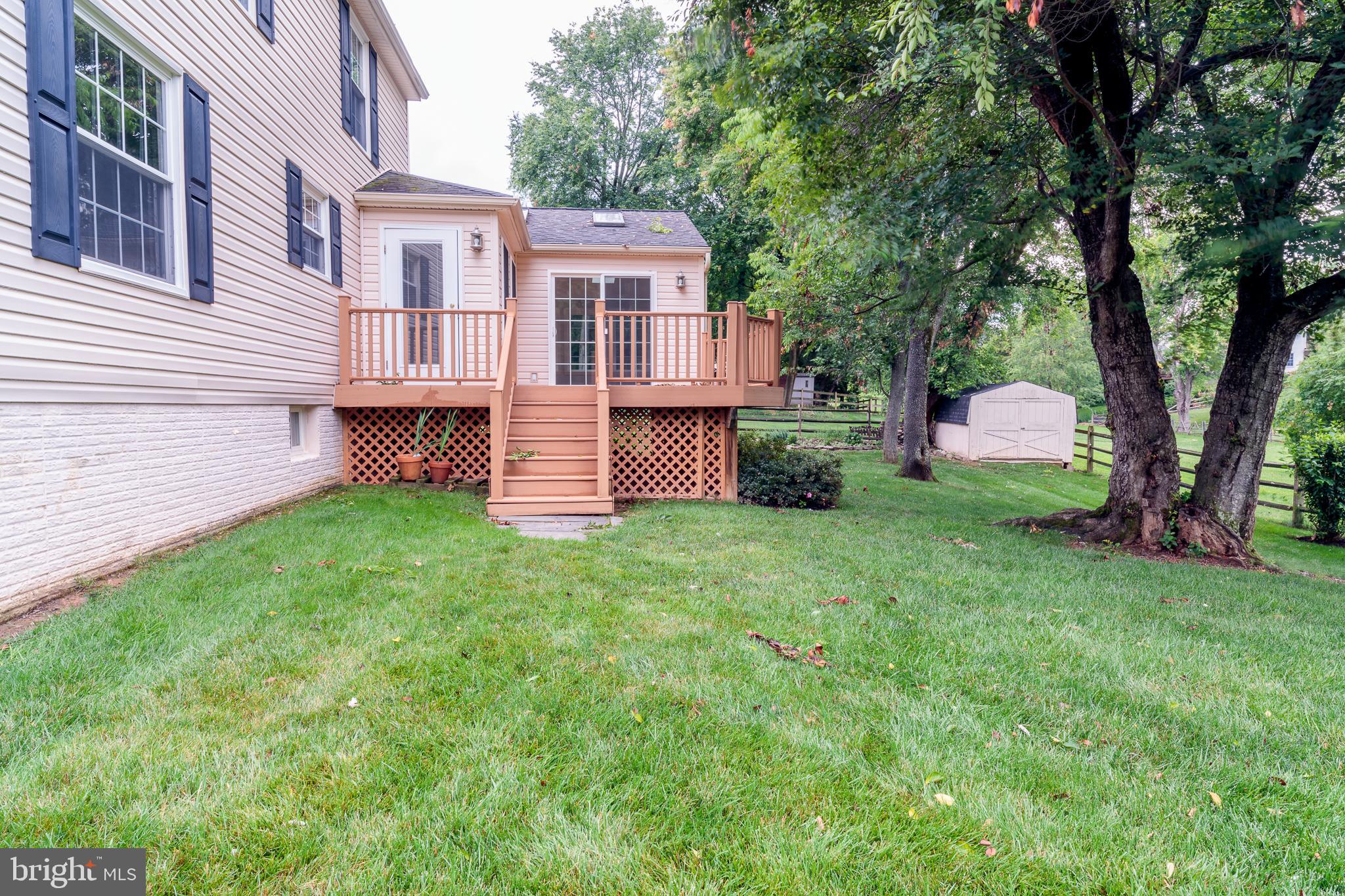 DERWOOD STATION - Residential Lease