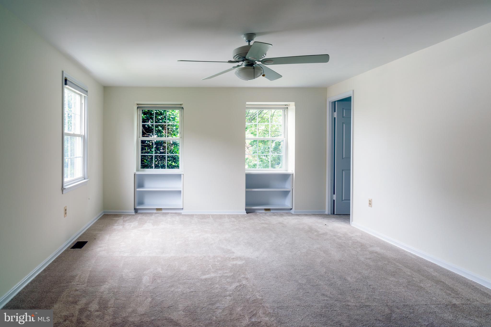 DERWOOD STATION - Residential Lease