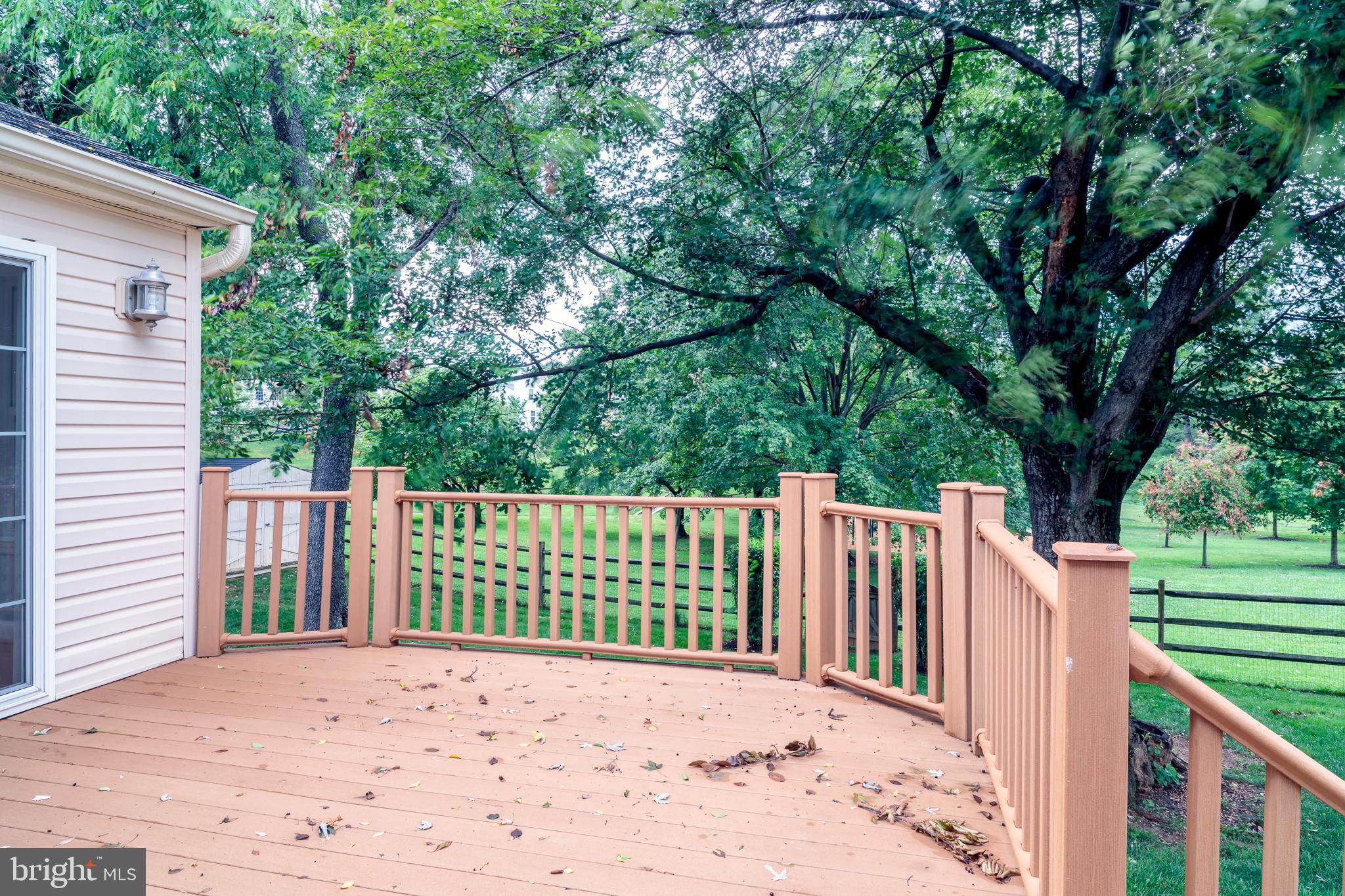 DERWOOD STATION - Residential Lease