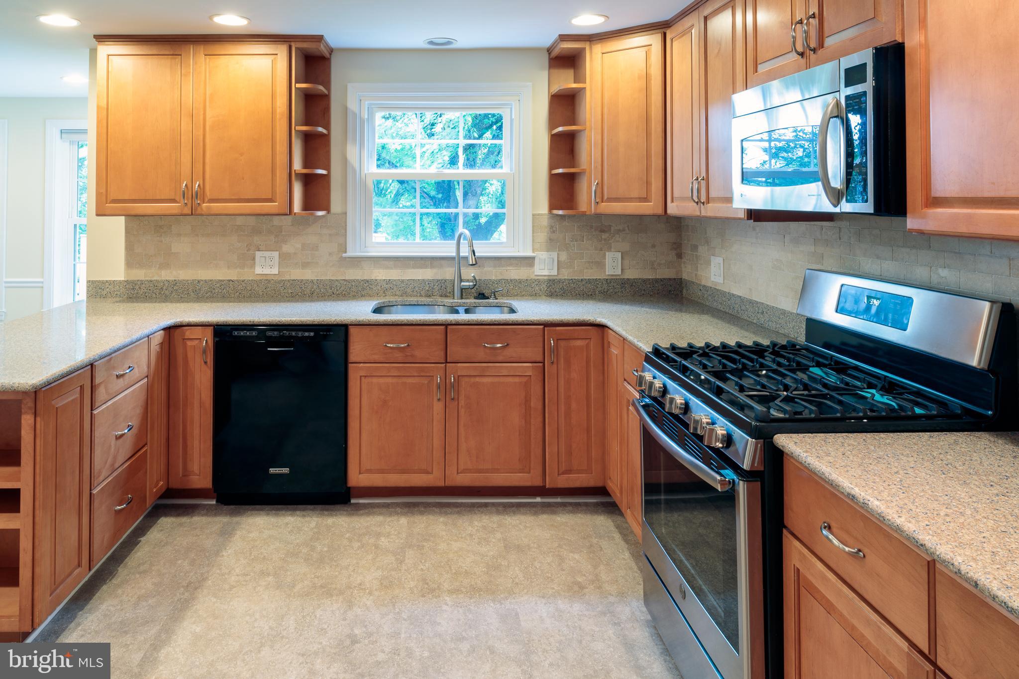 DERWOOD STATION - Residential Lease