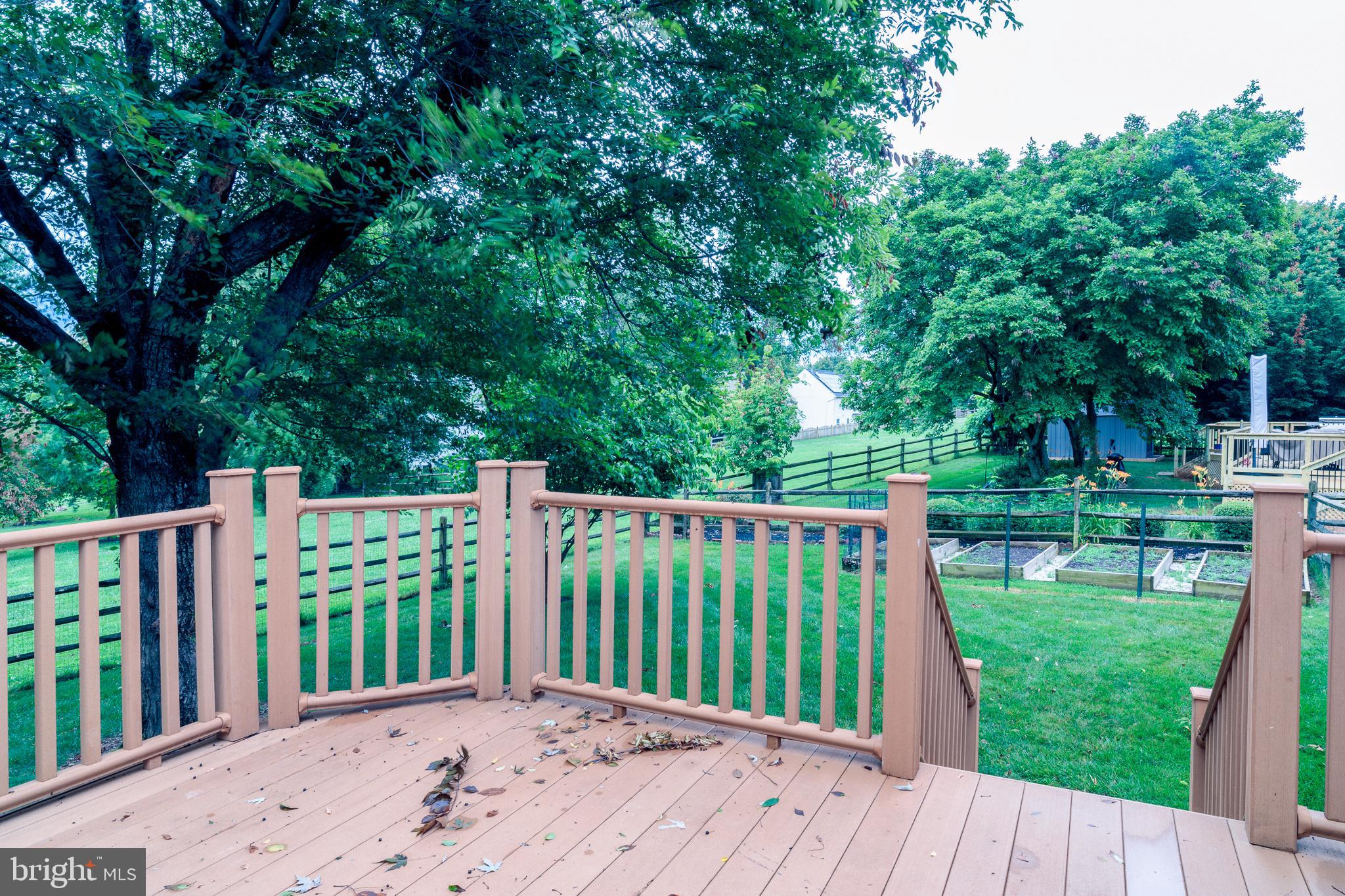 DERWOOD STATION - Residential Lease