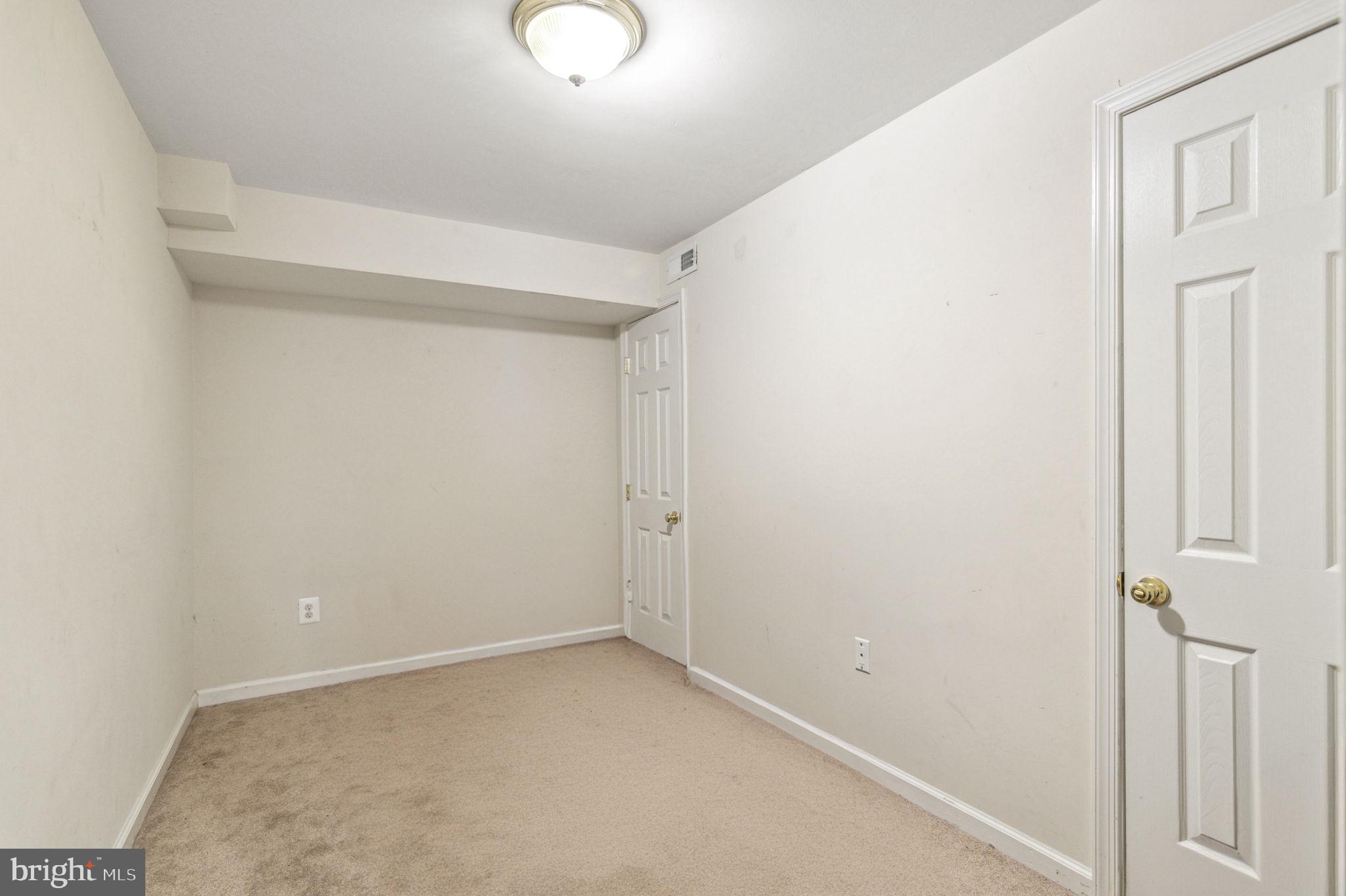 ROLLING VALLEY - Residential Lease