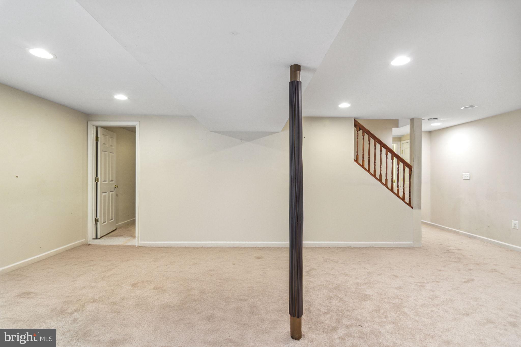 ROLLING VALLEY - Residential Lease