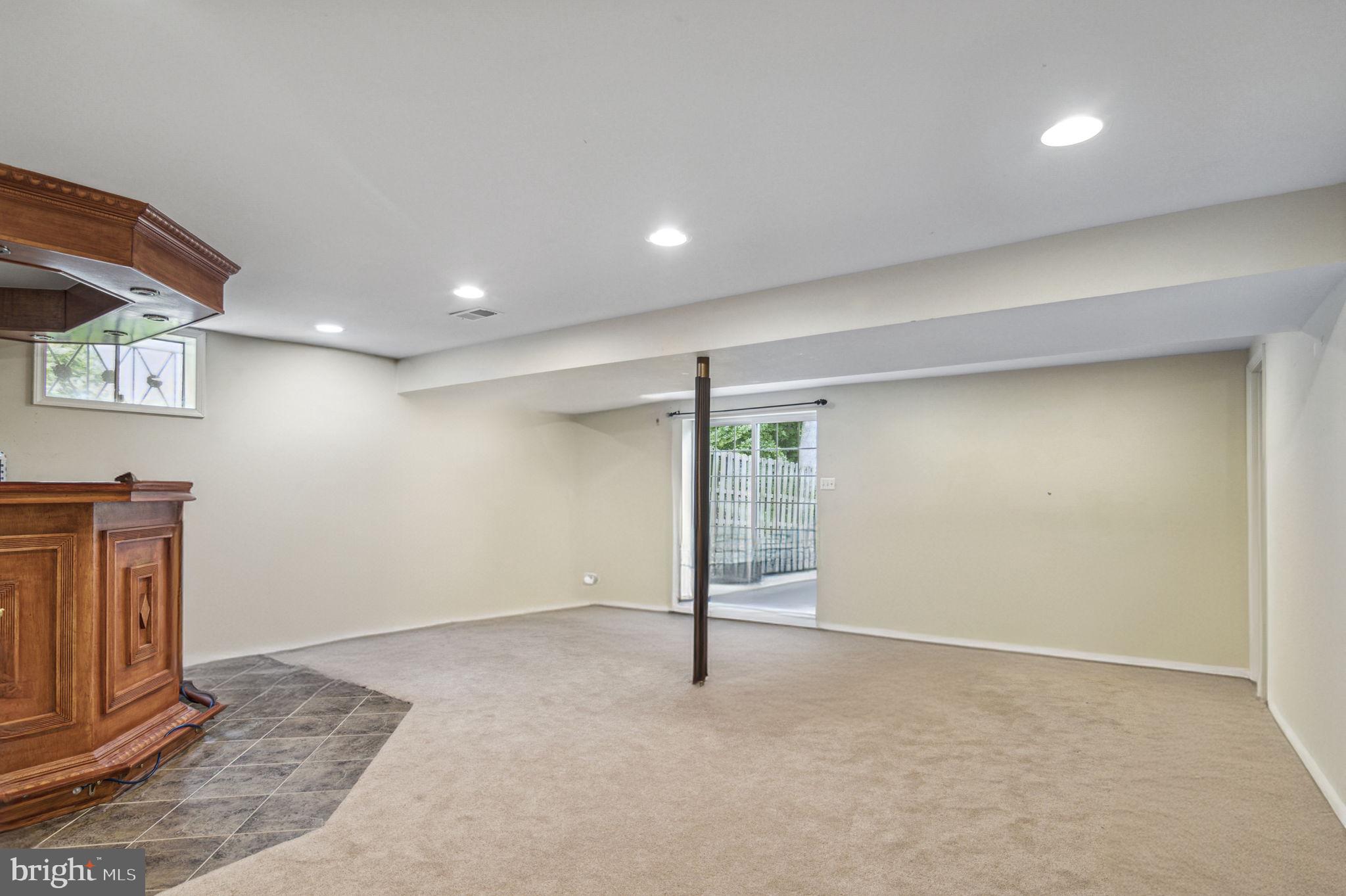 ROLLING VALLEY - Residential Lease