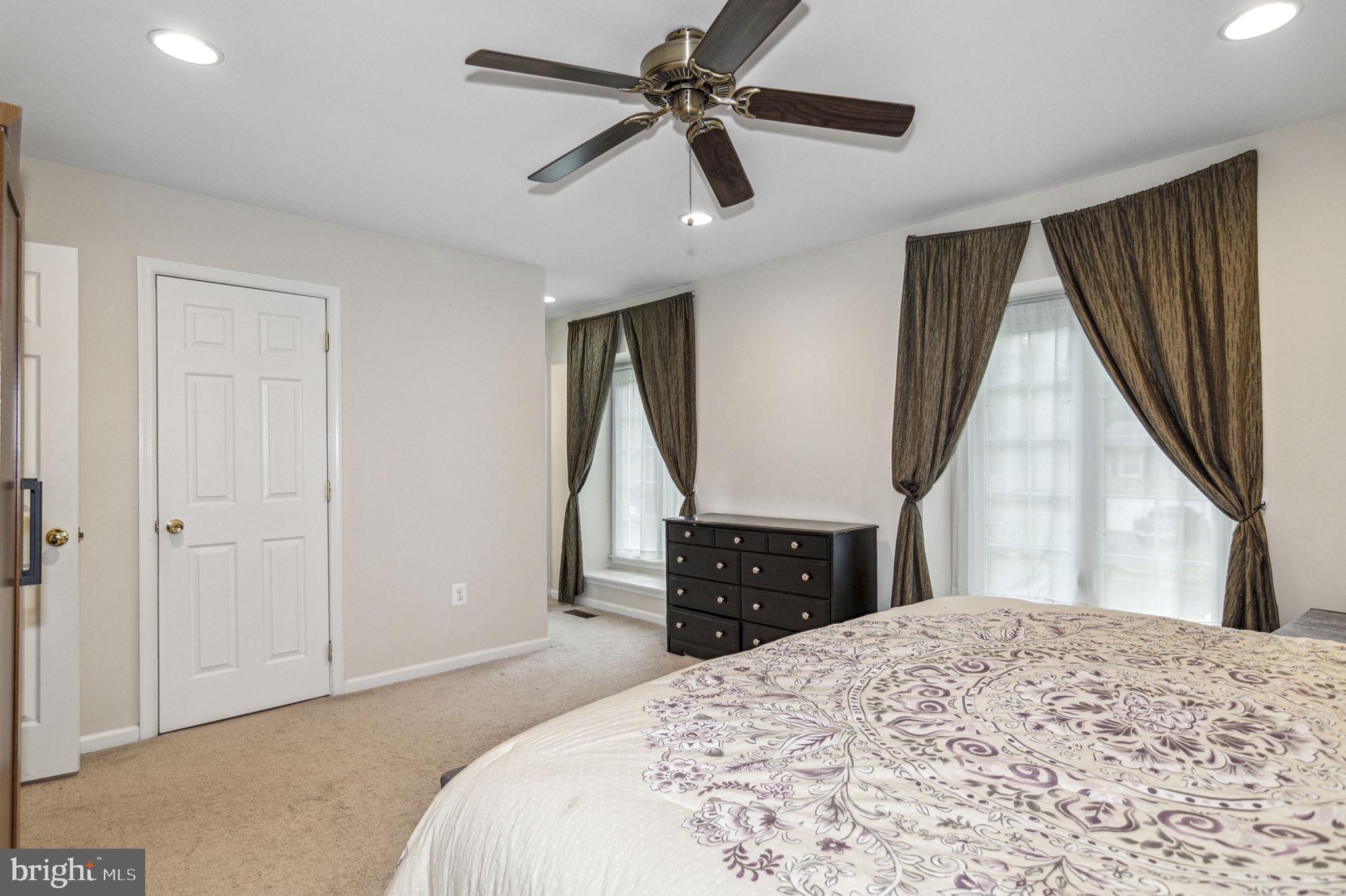 ROLLING VALLEY - Residential Lease