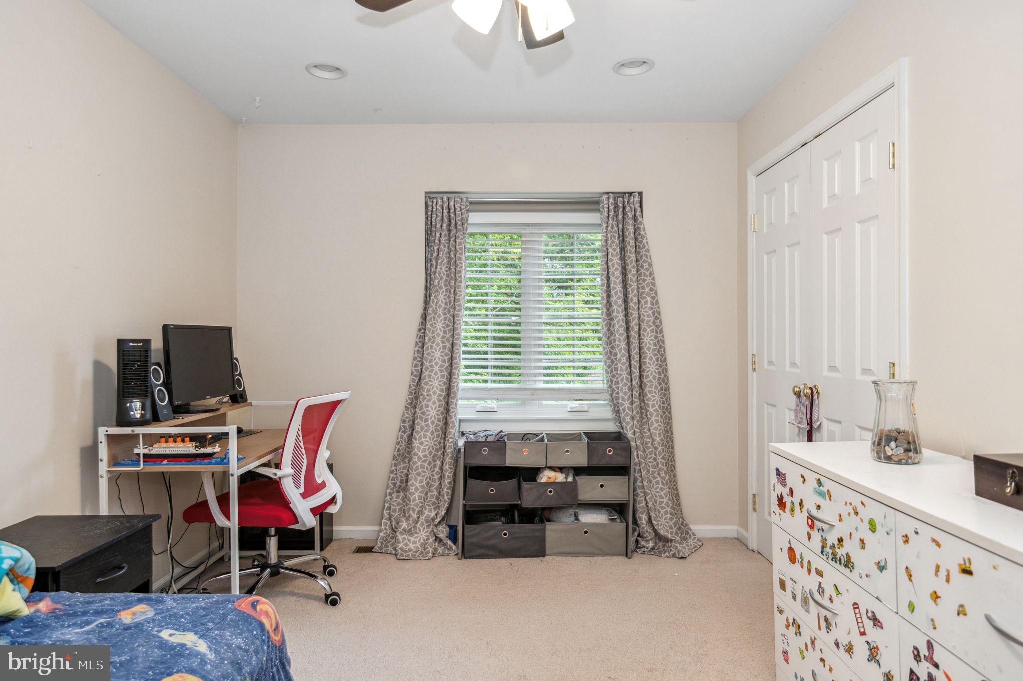 ROLLING VALLEY - Residential Lease