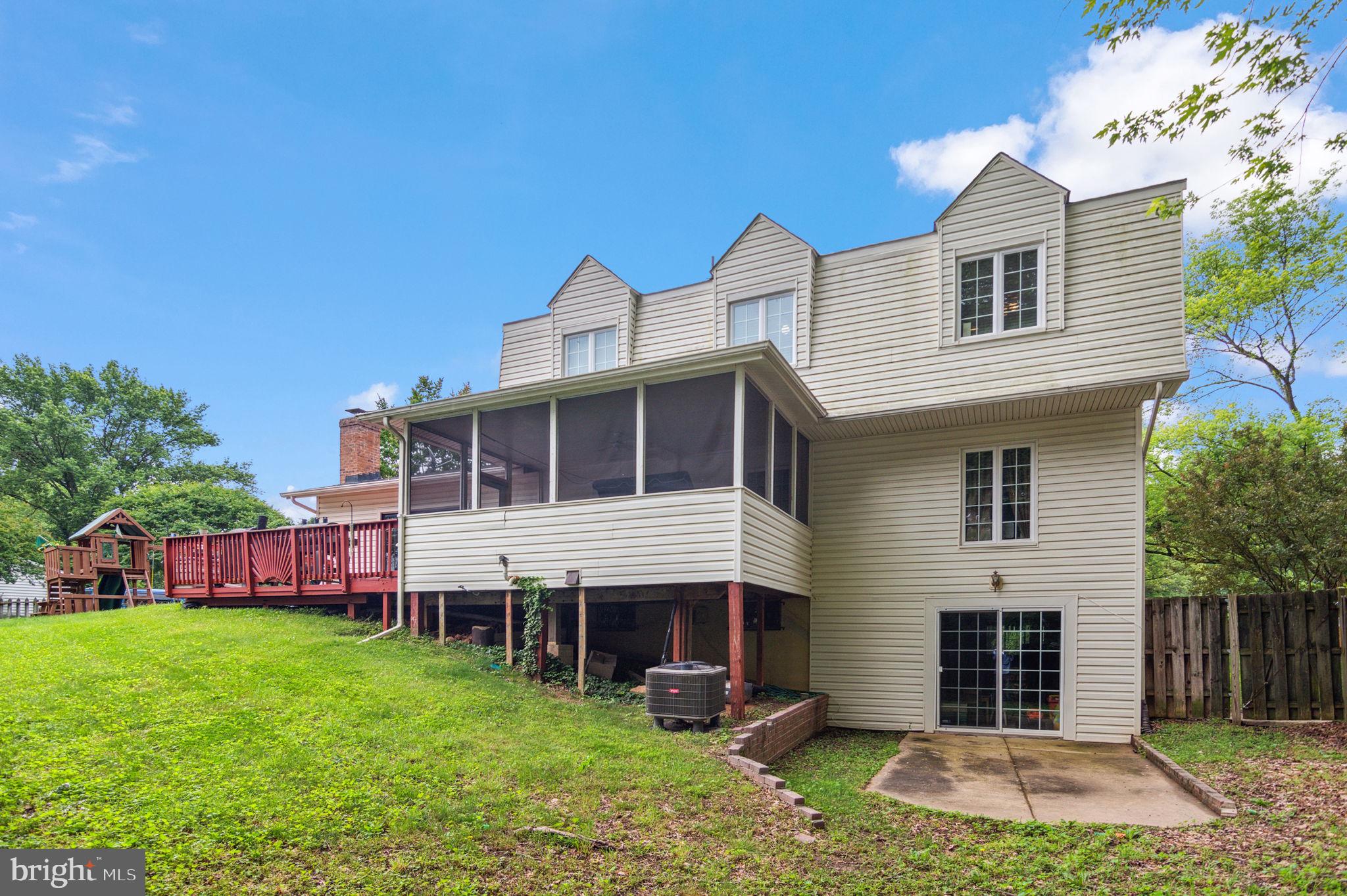 ROLLING VALLEY - Residential Lease