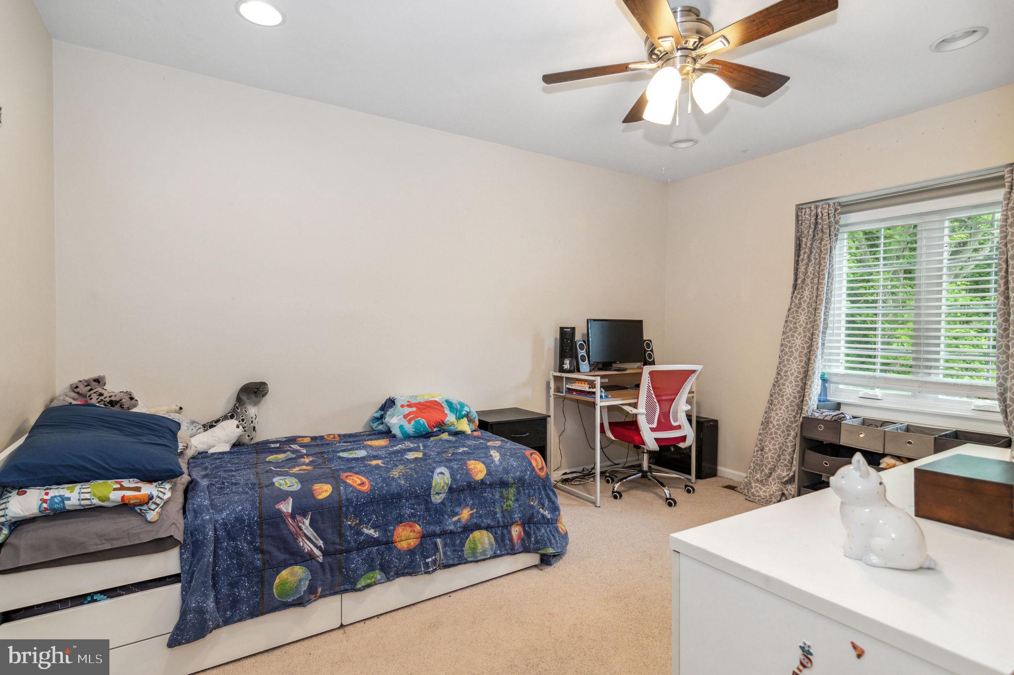 ROLLING VALLEY - Residential Lease