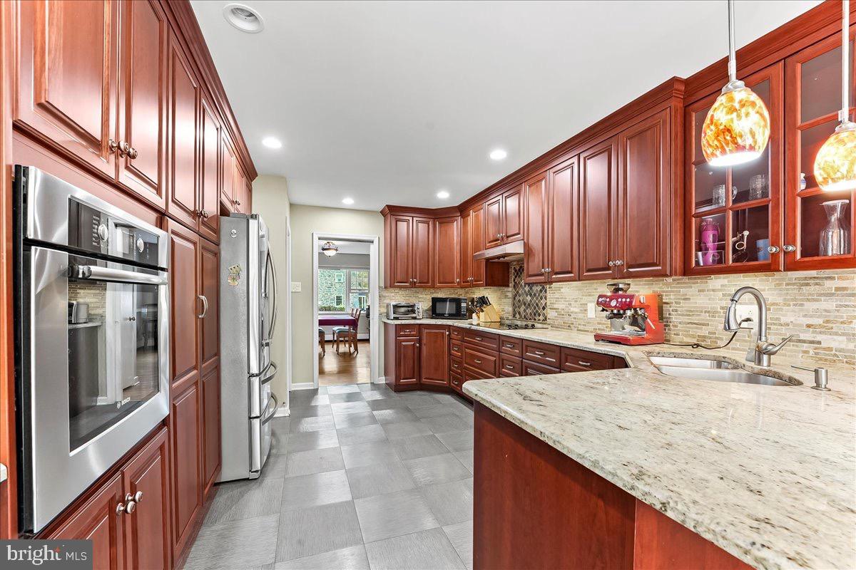 BLUE BELL GDNS - Residential