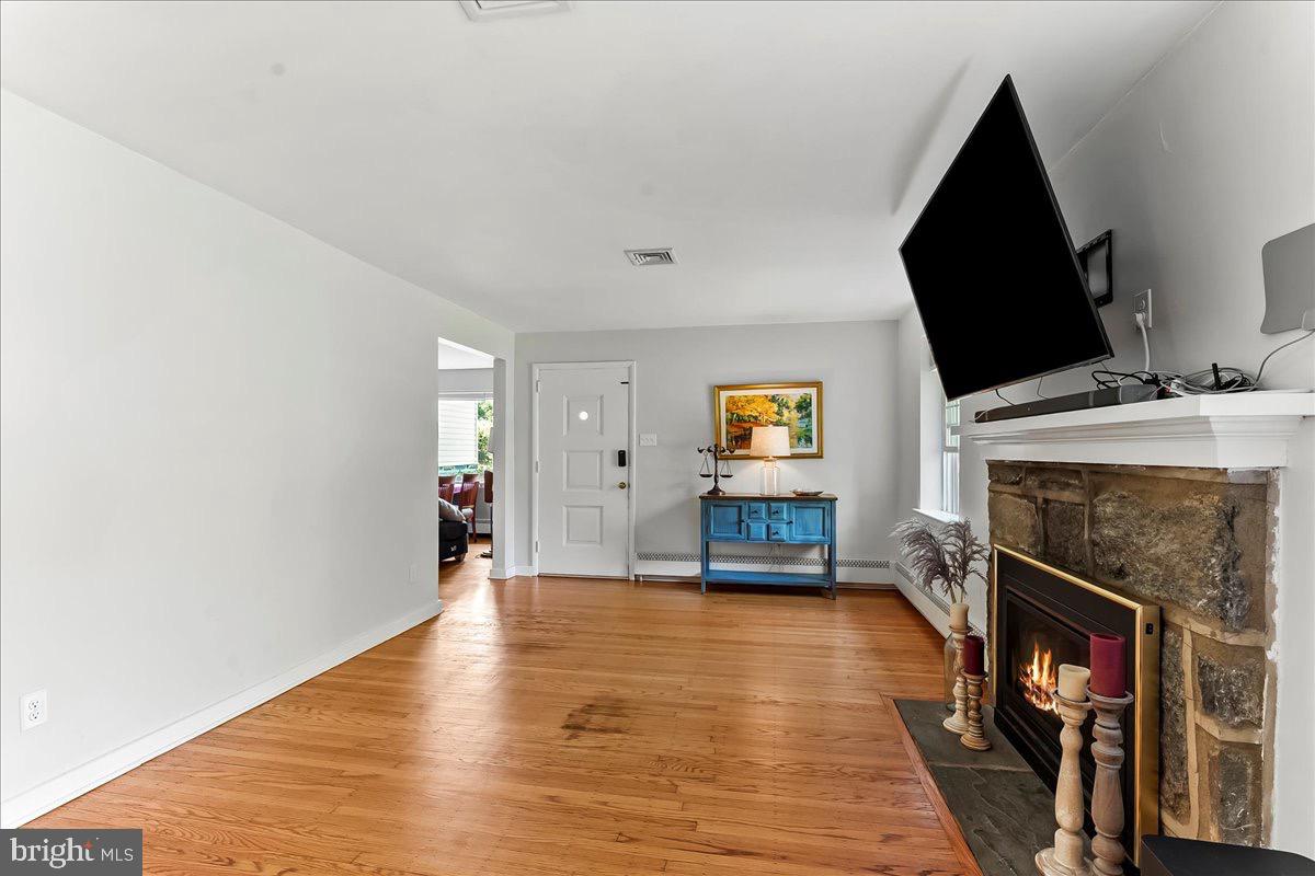 BLUE BELL GDNS - Residential