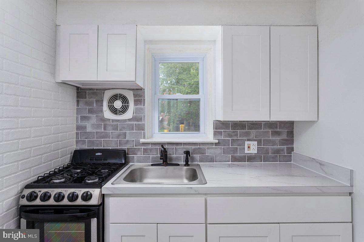 ARUNDEL VILLAGE - Residential Lease