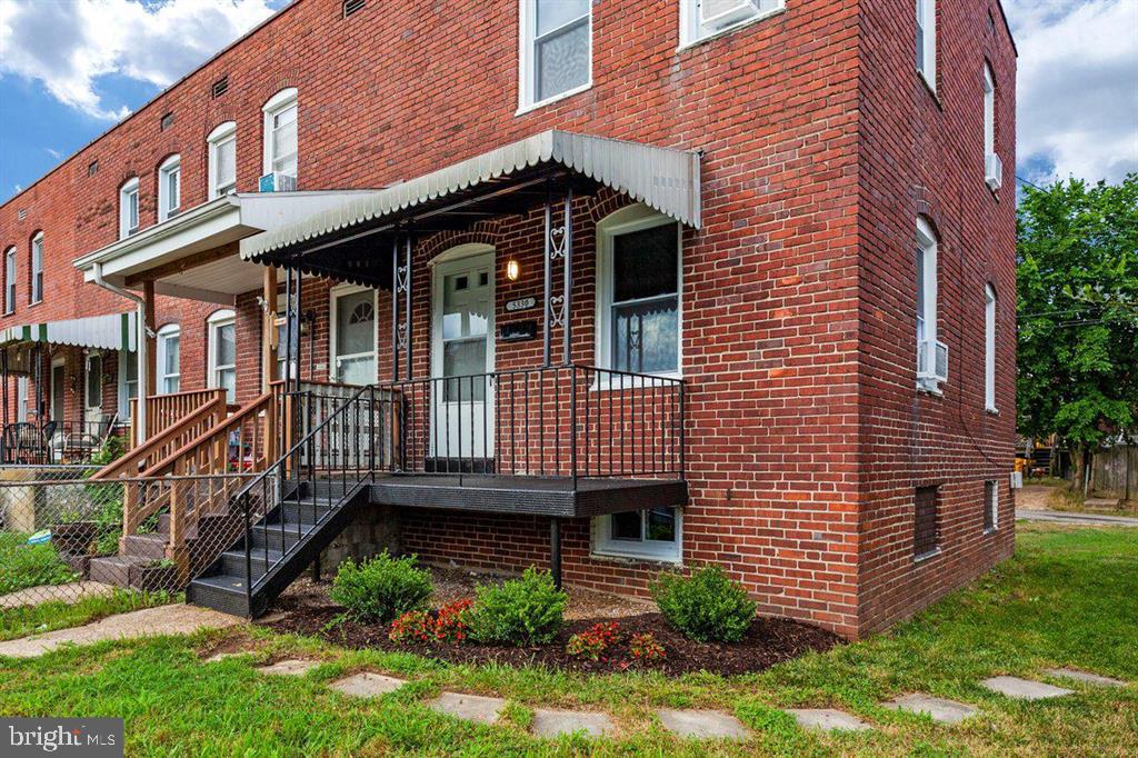 ARUNDEL VILLAGE - Residential Lease