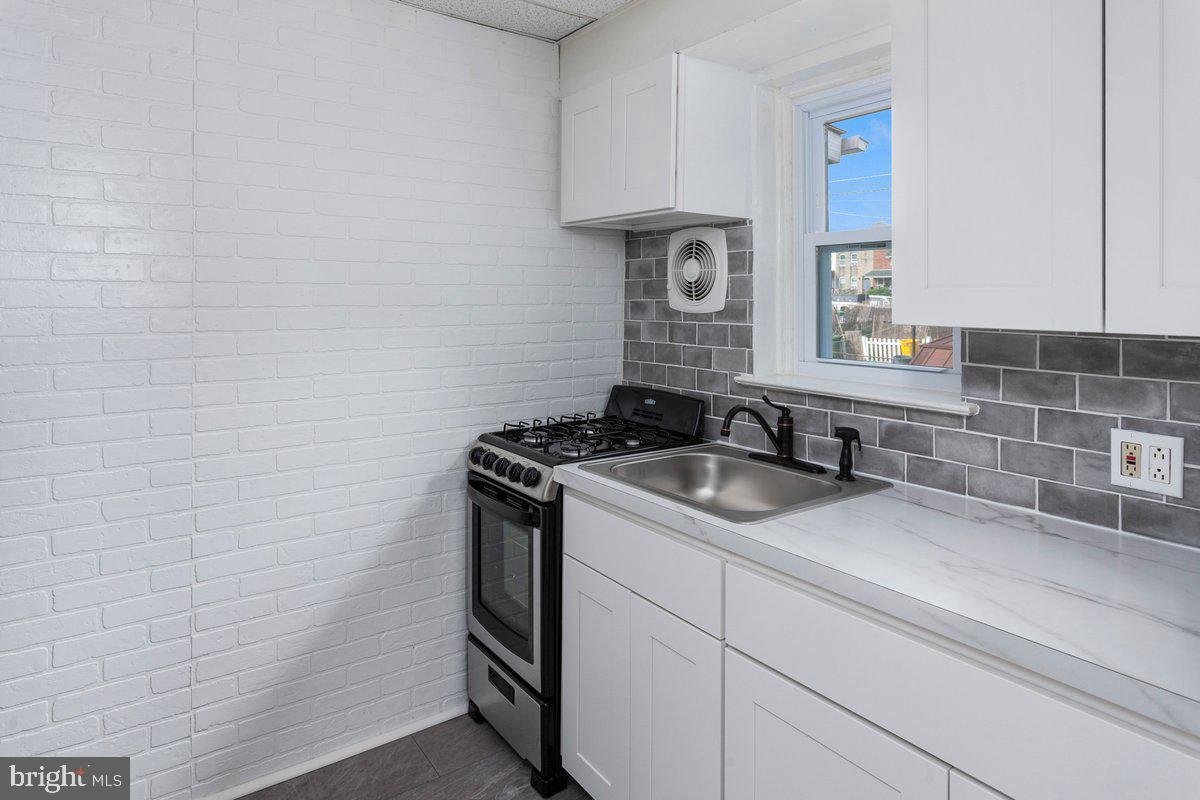 ARUNDEL VILLAGE - Residential Lease