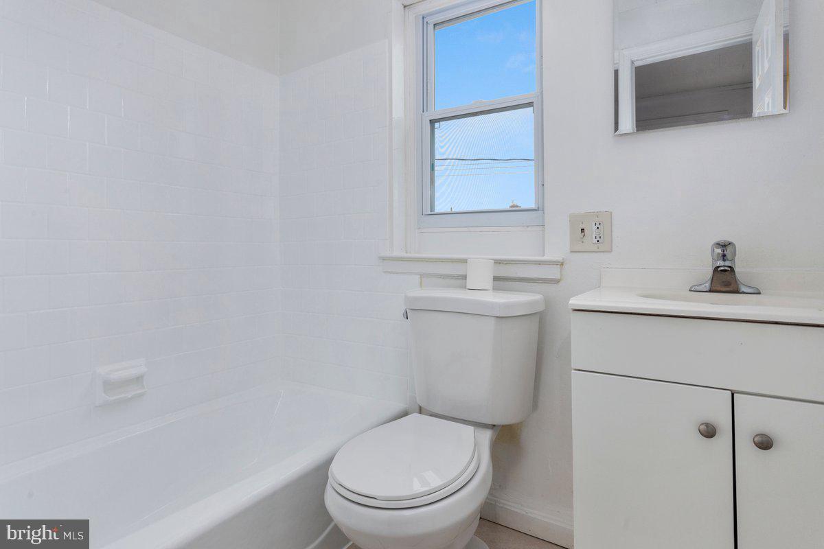 ARUNDEL VILLAGE - Residential Lease