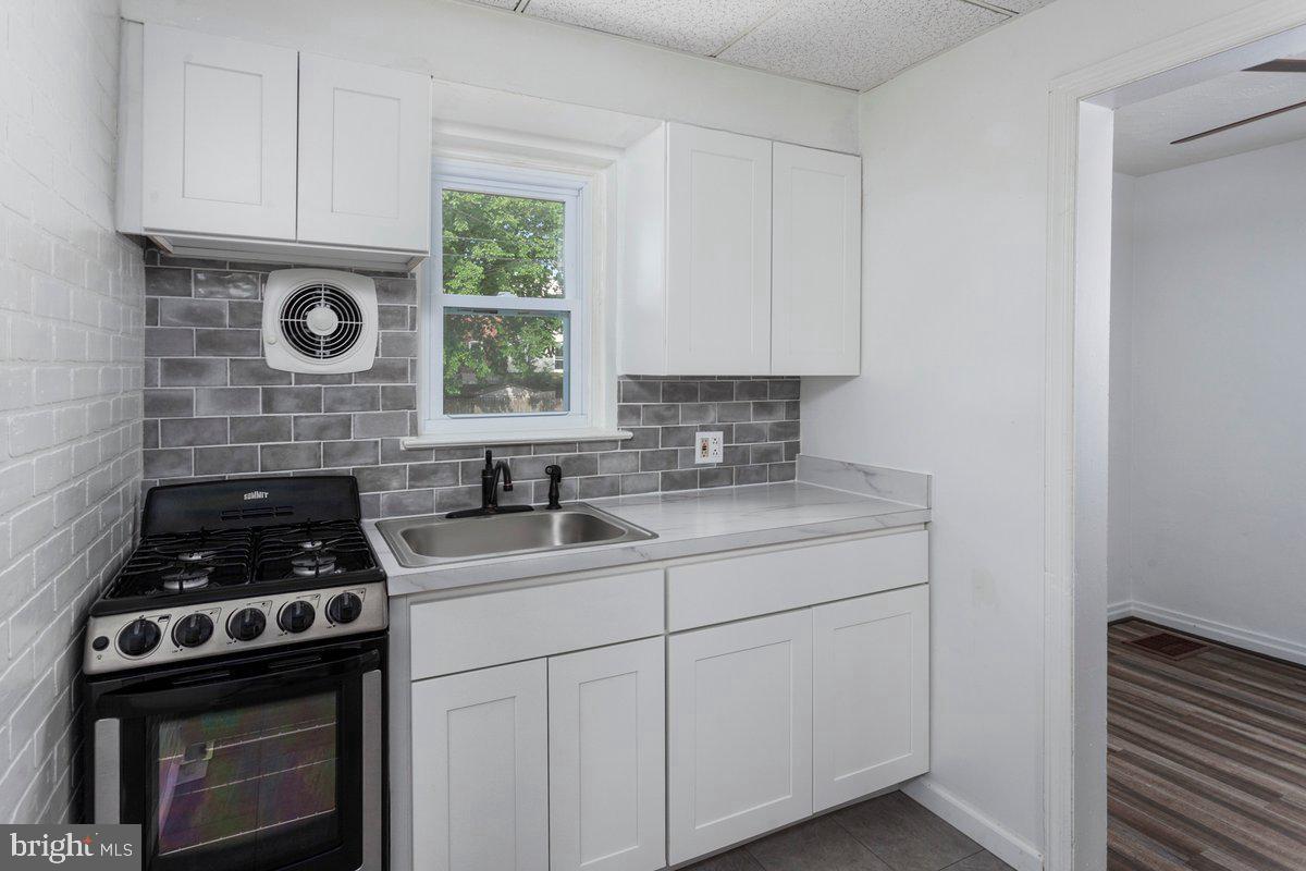 ARUNDEL VILLAGE - Residential Lease