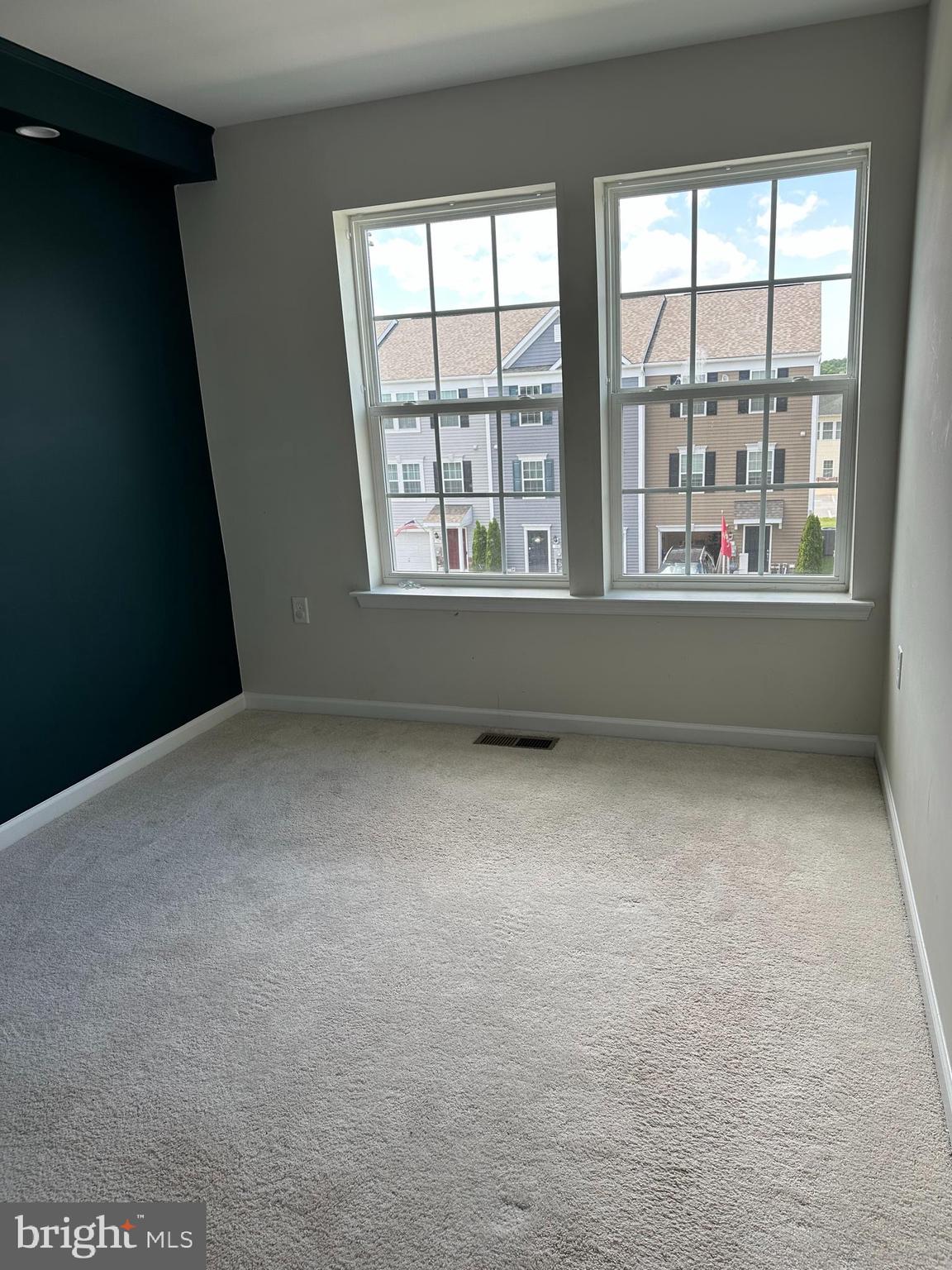 BRIAR RUN - Residential Lease