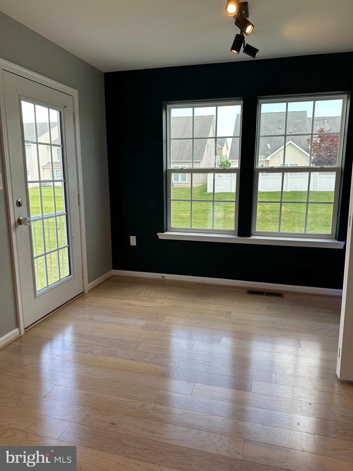 BRIAR RUN - Residential Lease