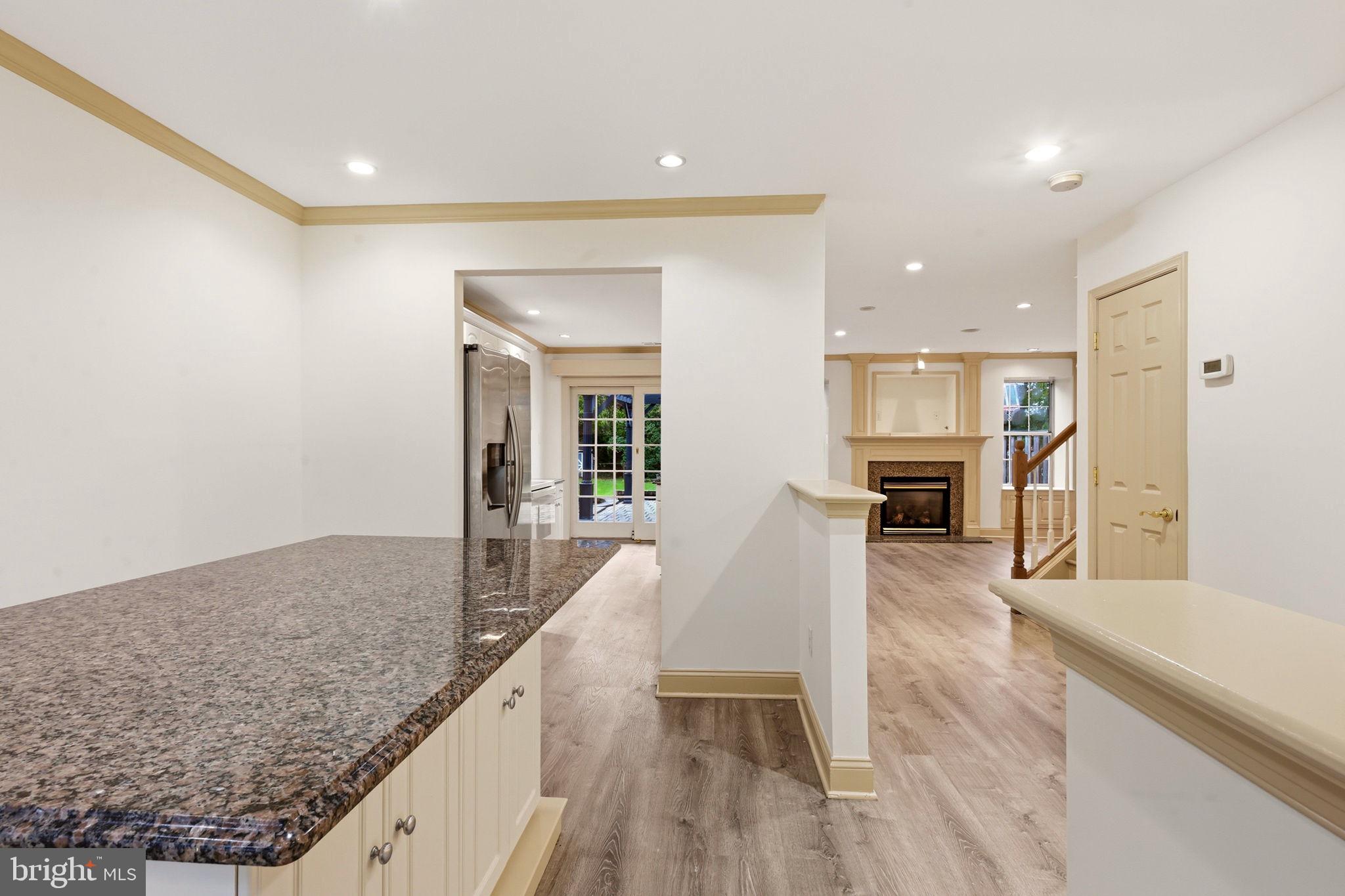 216 S HILL DRIVE