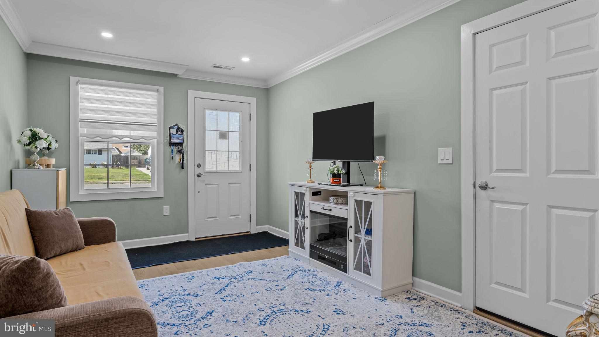 64 KENWOOD DRIVE S S