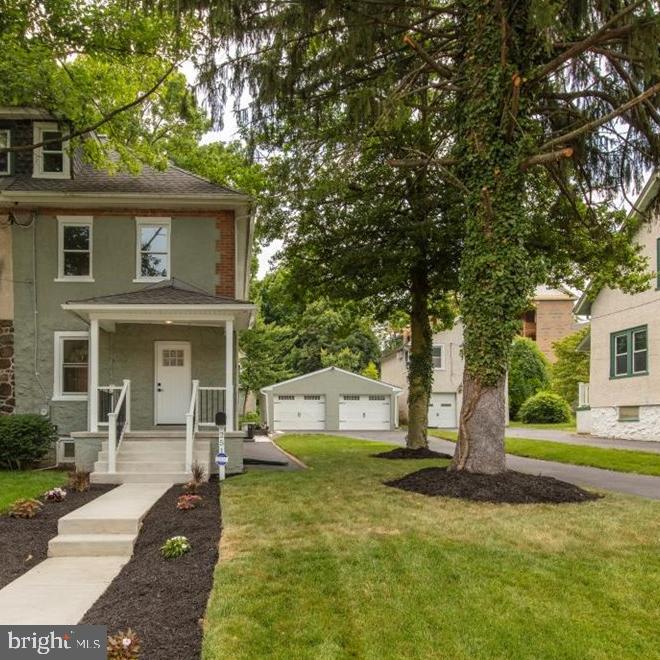 Stunning, professionally remodeled twin in desirable Radnor Township. Prepare to be greeted by a flat front yard with landscaping and a fresh coat of paint on the exterior. Stepping into the home you're greeted by a large living room flooded with natural light. The dining room is adjacent to the gorgeous kitchen with a center island, decorative backsplash, and stainless steel appliances. Complete with ample storage space, this is the perfect space for the aspiring chef/home cook. A mudroom providing access to the backyard and a half bath are situated off of the kitchen. On the upper level, there are four sizable bedrooms along with a primary suite with a walk-in closet. The spacious primary bath features a glass door shower and dual vanity. A short walking distance to shopping, township parks, and Radnor Trail - this home has everything!