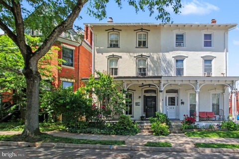 Townhouse For Sale - 202 S Main Street<br/> PHOENIXVILLE, PA 19460
