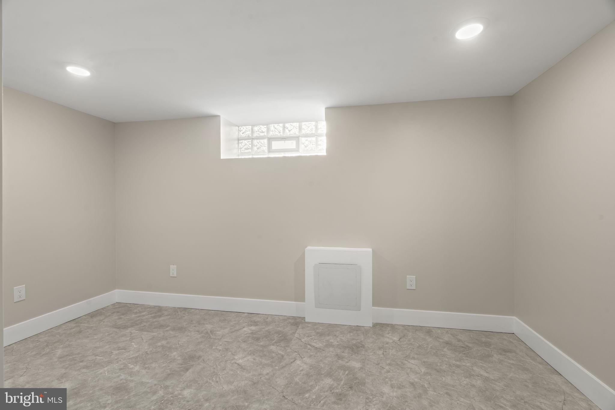 WEST OAK LANE - Residential