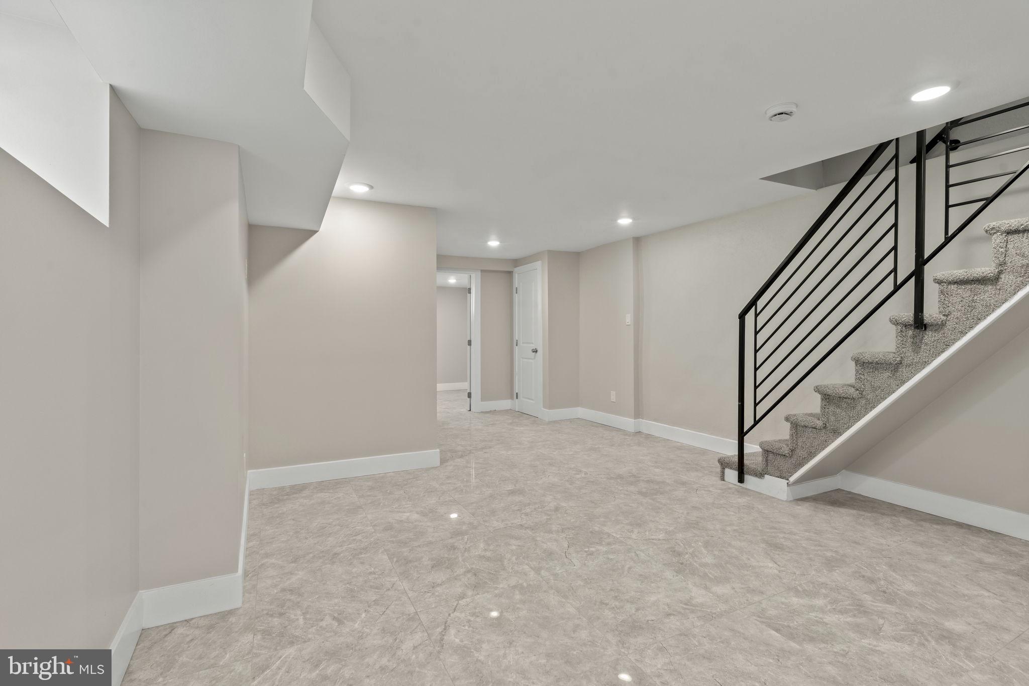 WEST OAK LANE - Residential