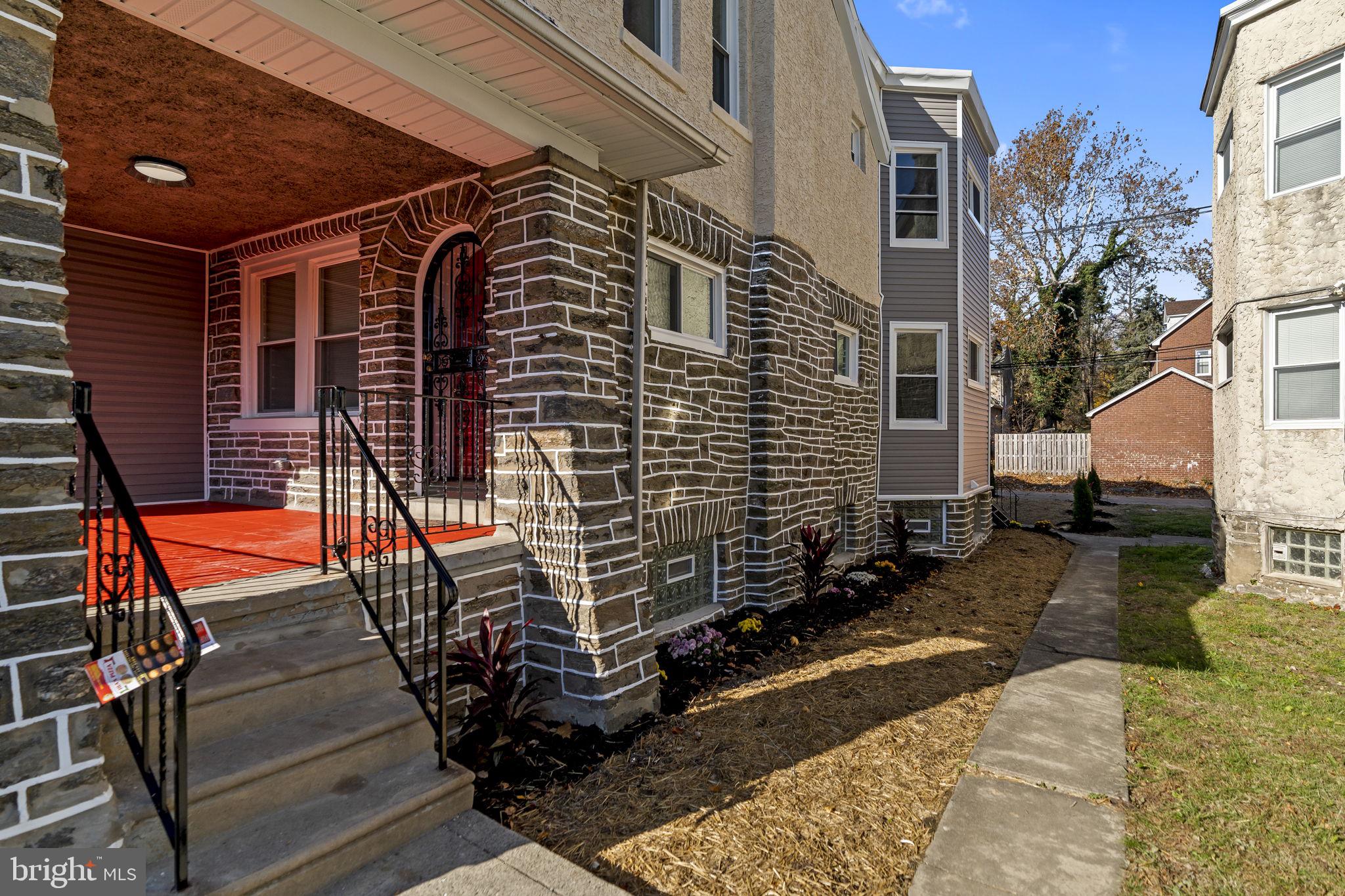 911 E RITTENHOUSE STREET