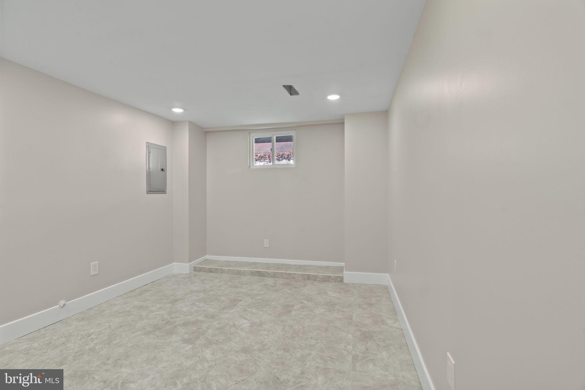 WEST OAK LANE - Residential