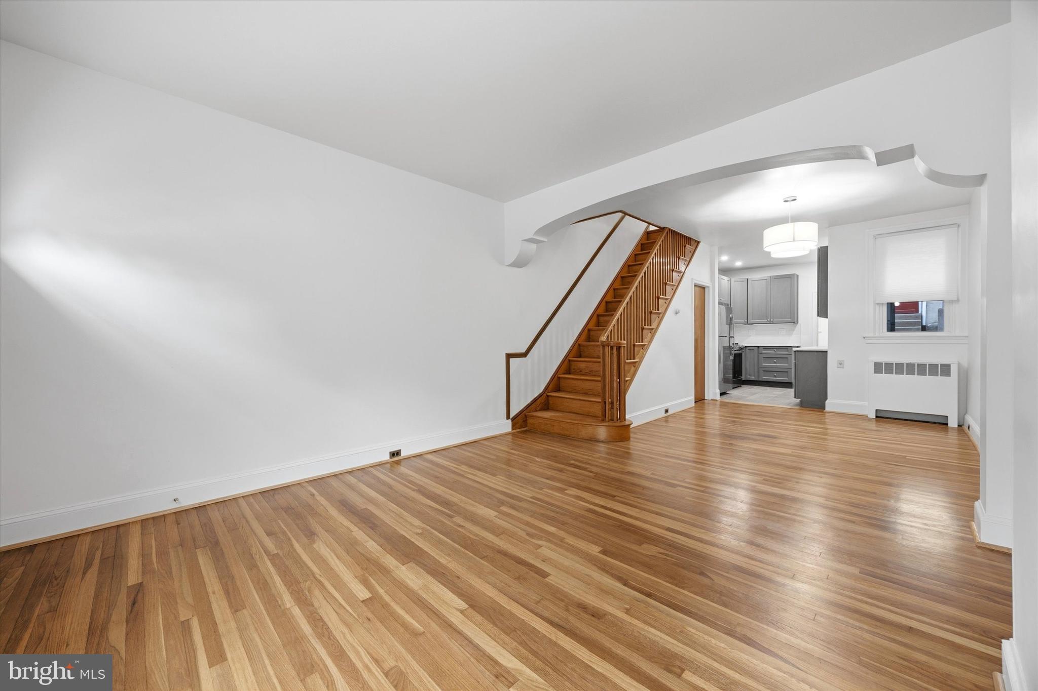 325 LEVERINGTON AVENUE