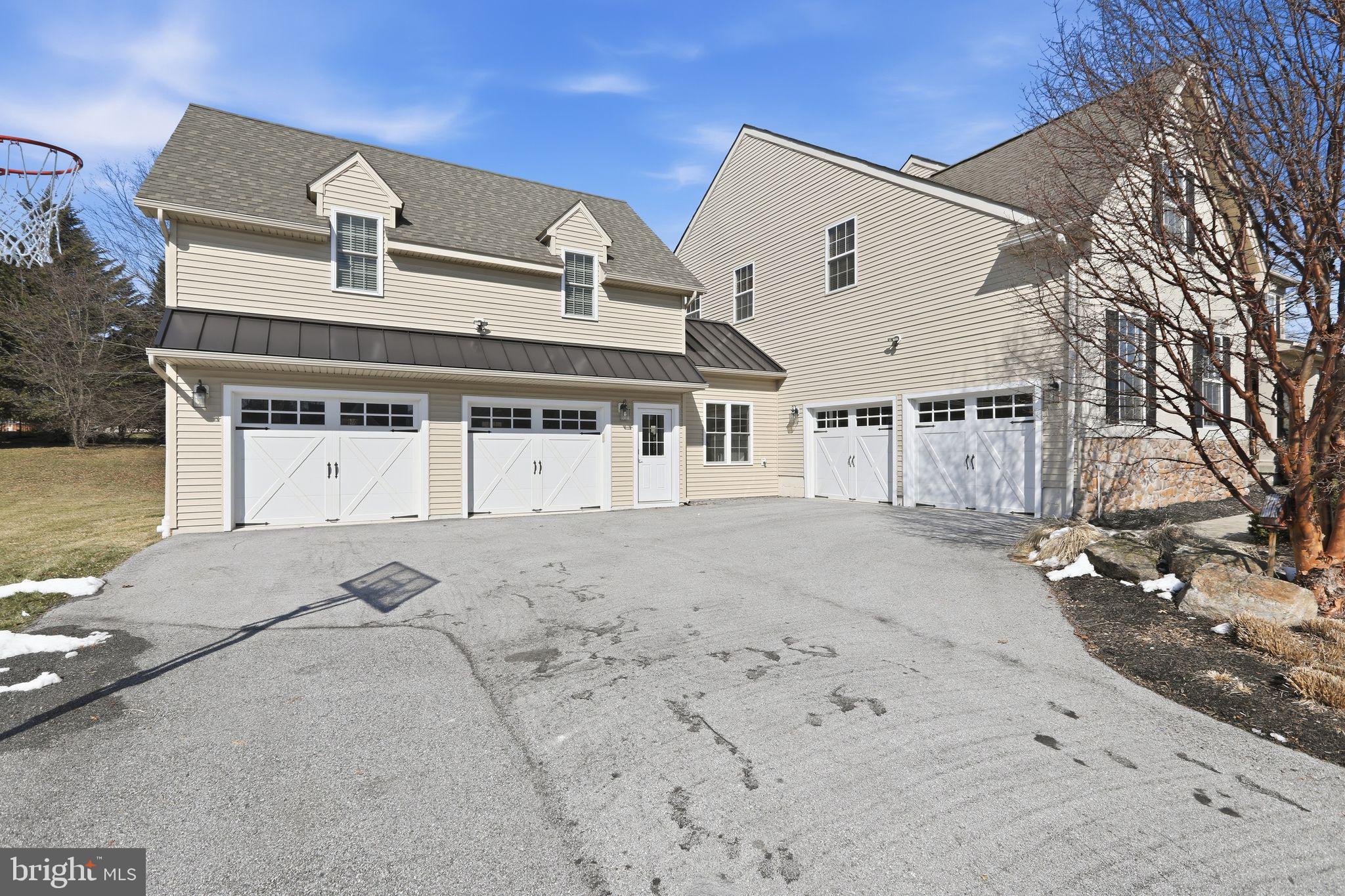 1319 JAMESTOWN DRIVE