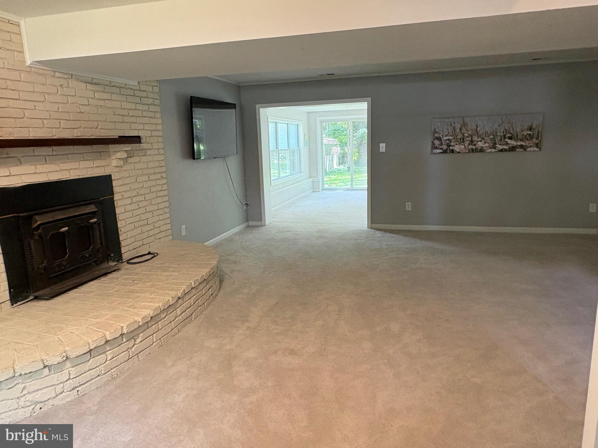 491 DERBY COURT