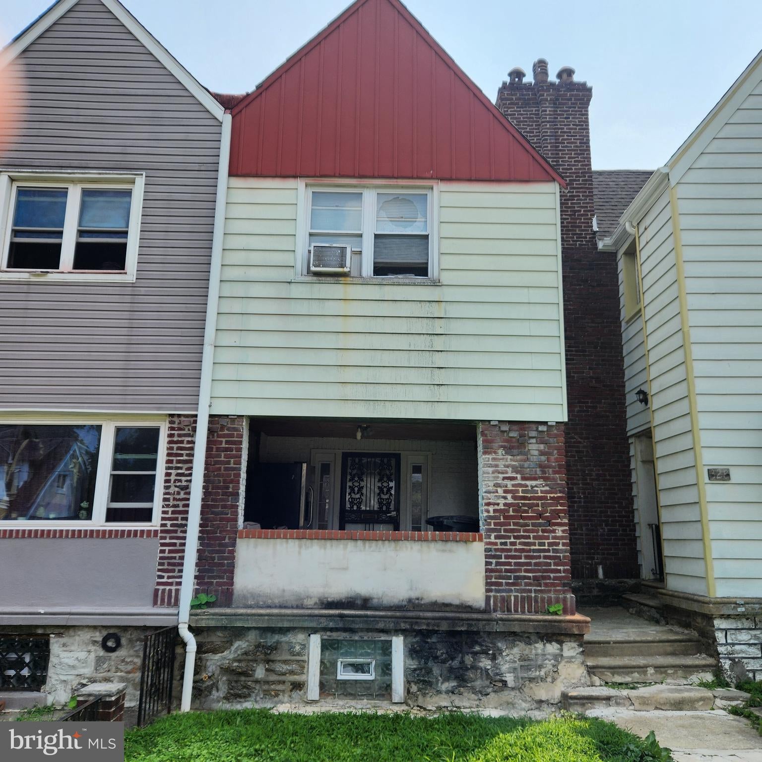 330 E VERNON ROAD