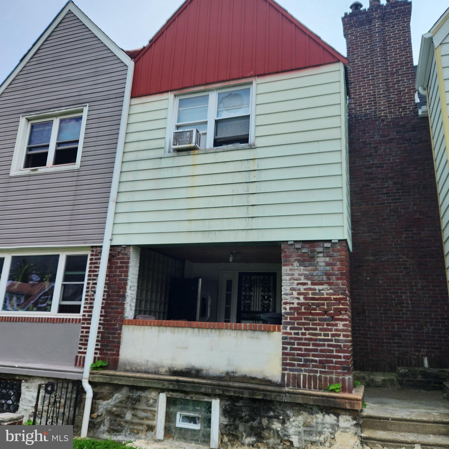 330 E VERNON ROAD