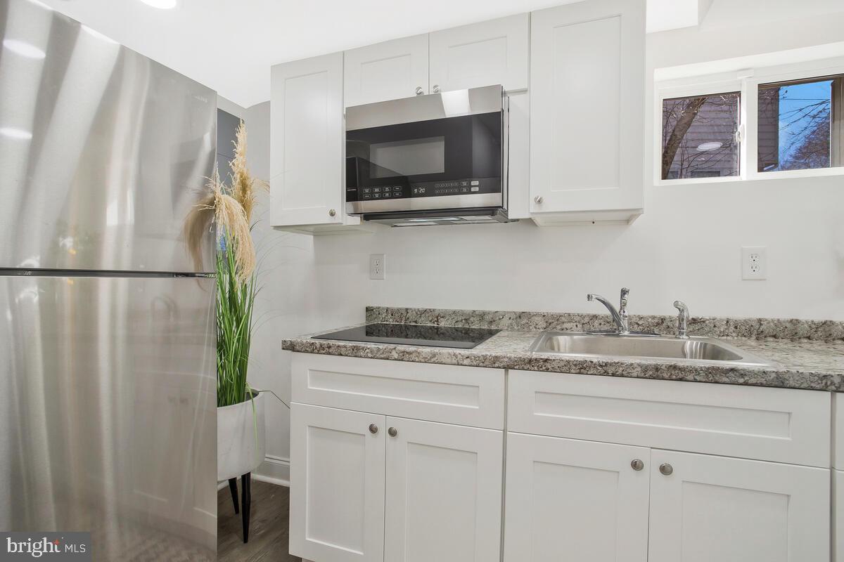 KERBY HILL - Residential Lease