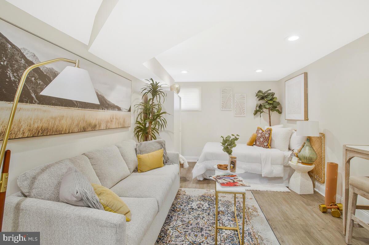 KERBY HILL - Residential Lease